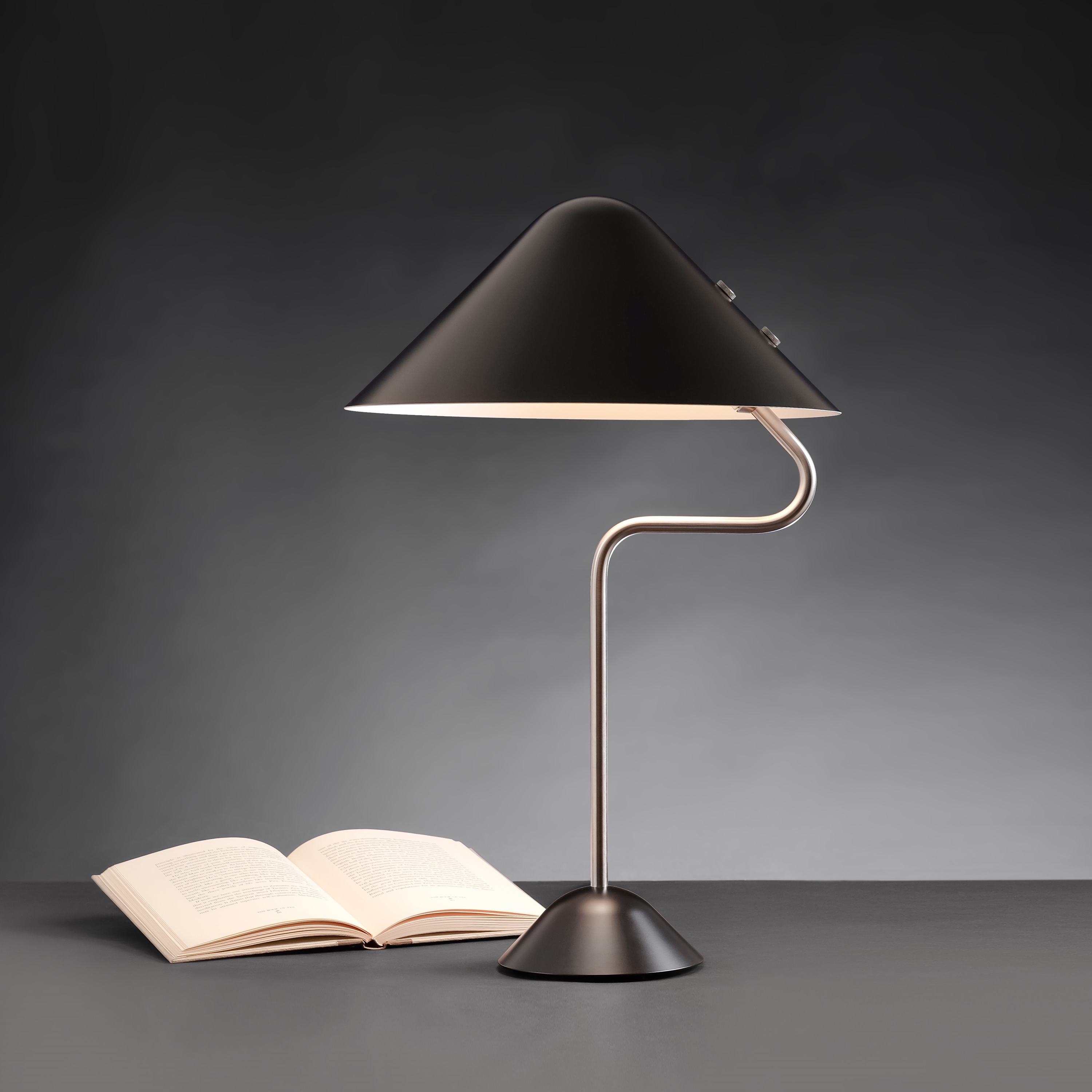 Vertoon produk Table VIP van vervaardiger Pandul