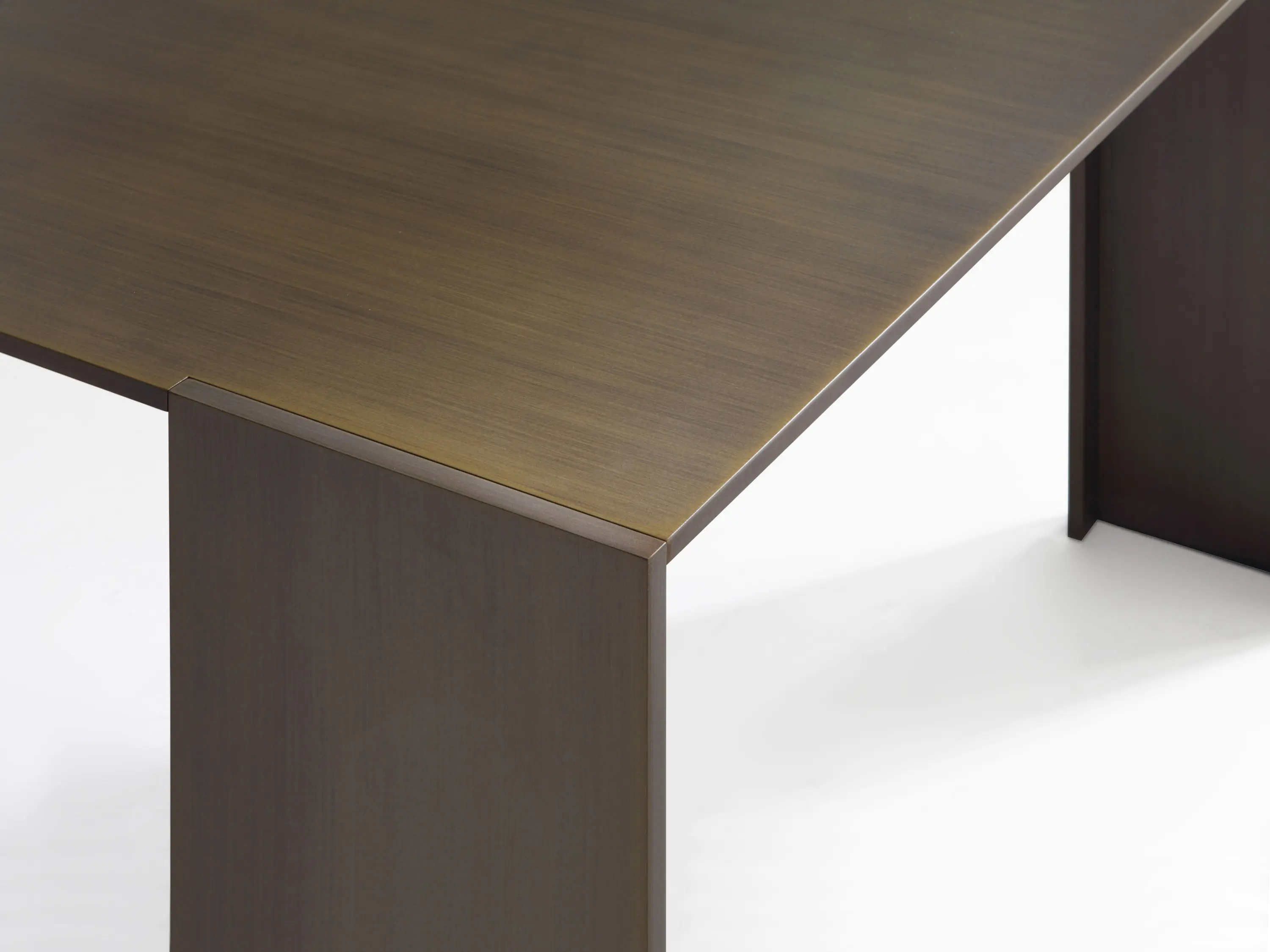 PORRO - Metallico brass table