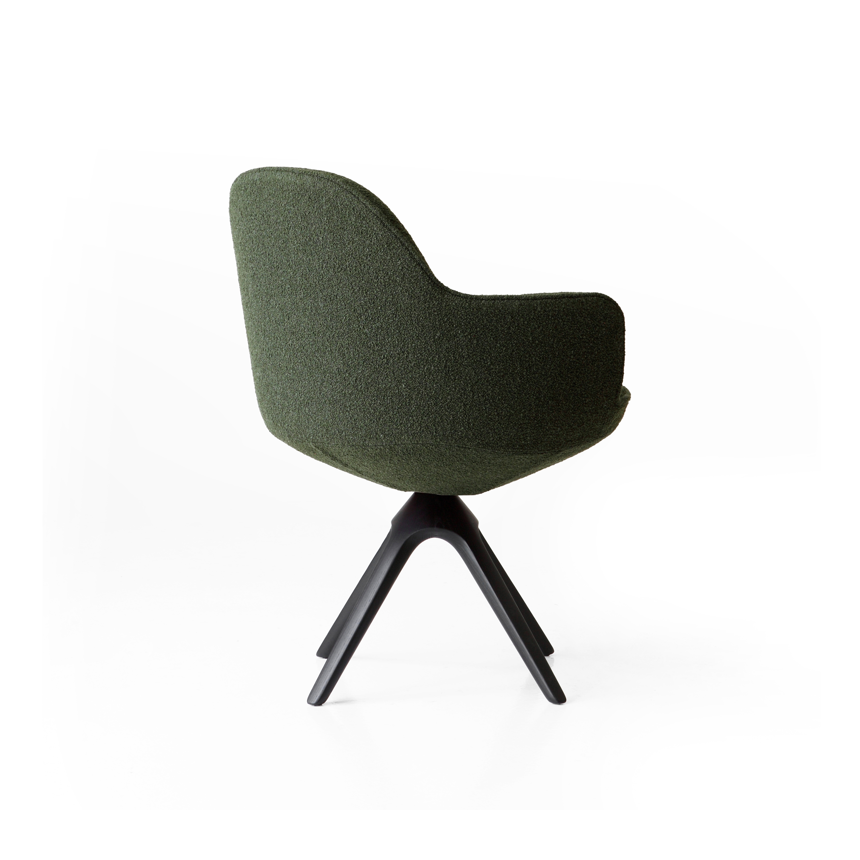 Armchair with 4-spoke base