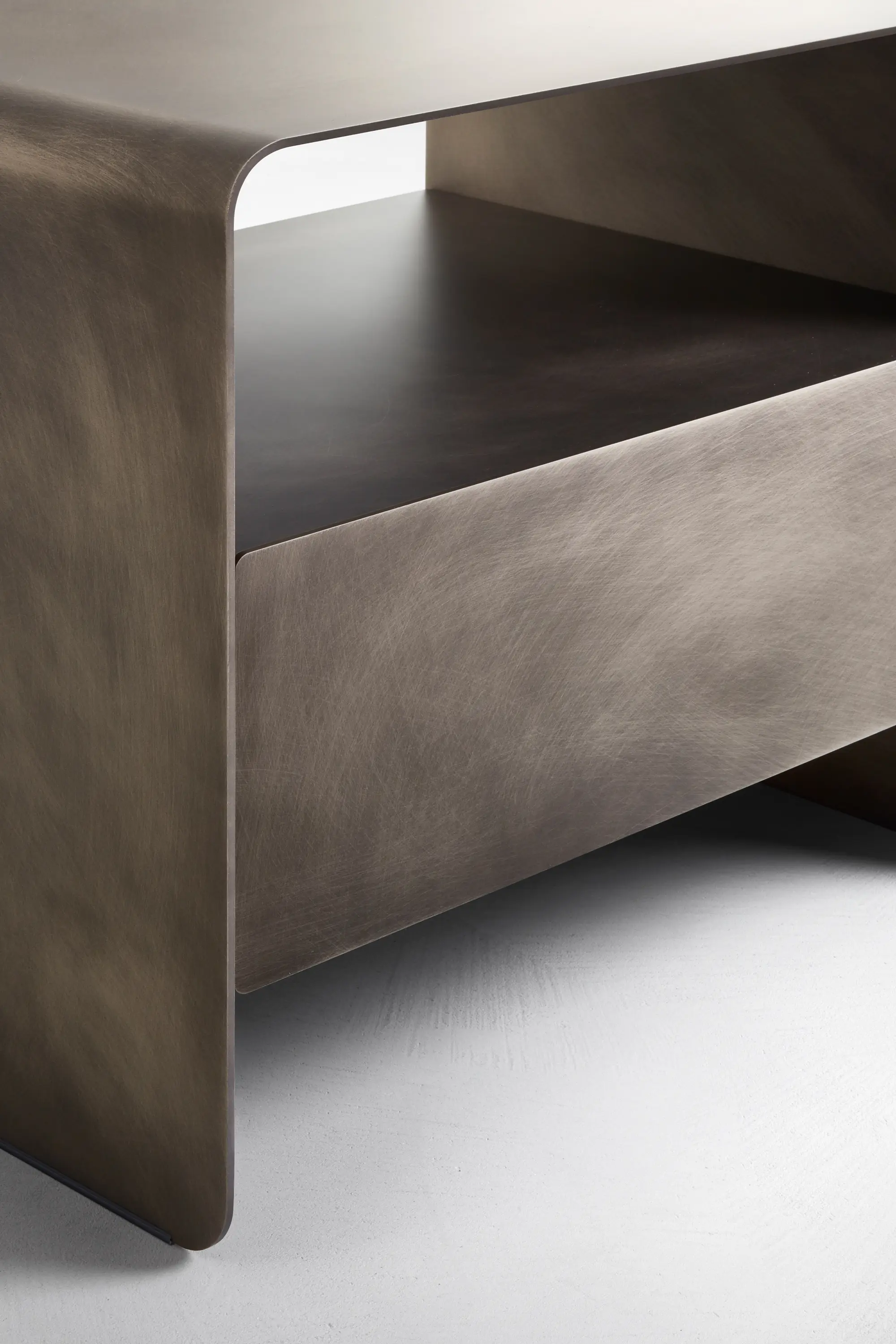 Flou - Foglio Bedside Table