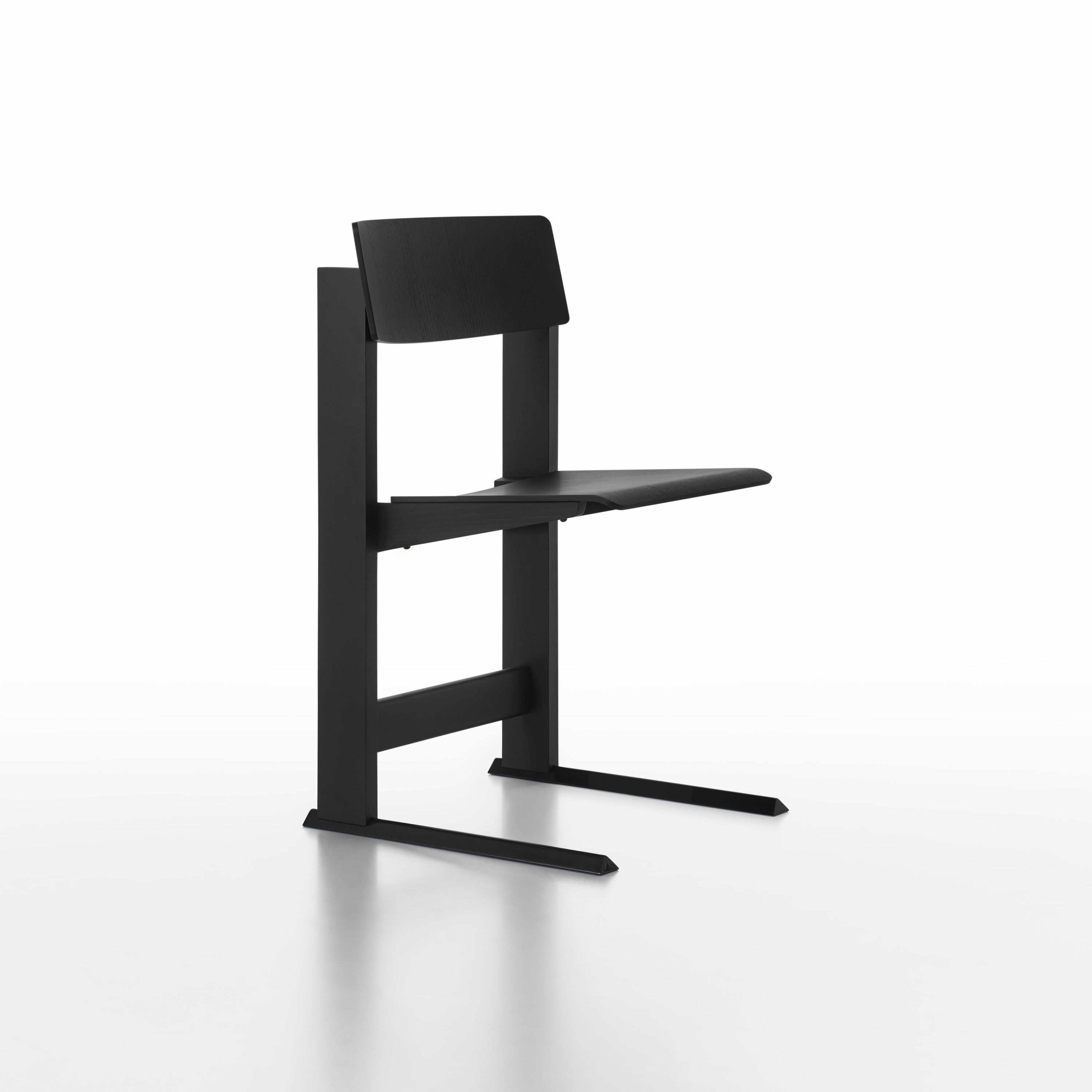 Display product Lira Chair from manufacturer Alias