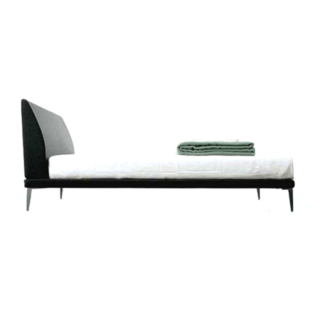 Display product Bed from manufacturer Cappellini