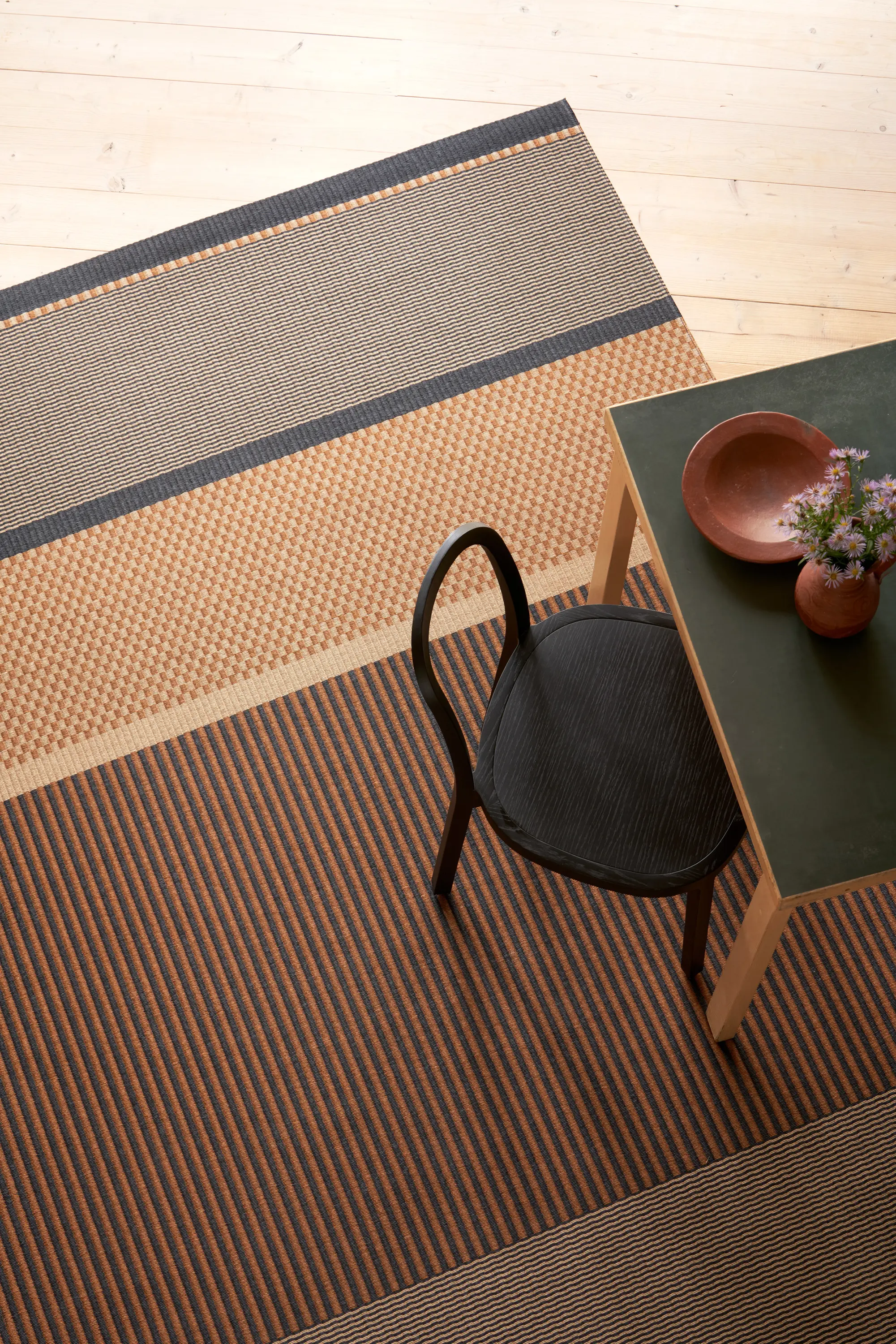 Woodnotes - San Francisco paper yarn carpet | reddish brown-stone