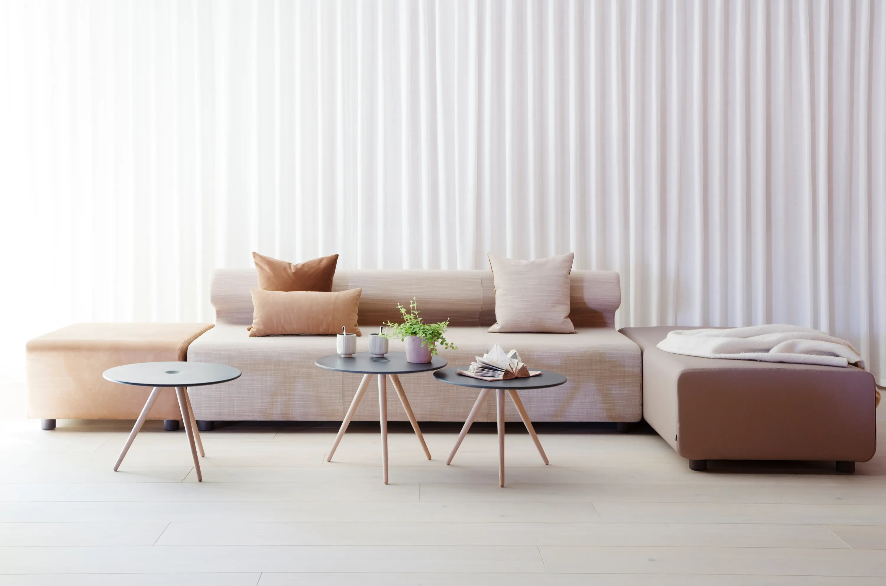 Fora Form - Up 2-Seater with backrest