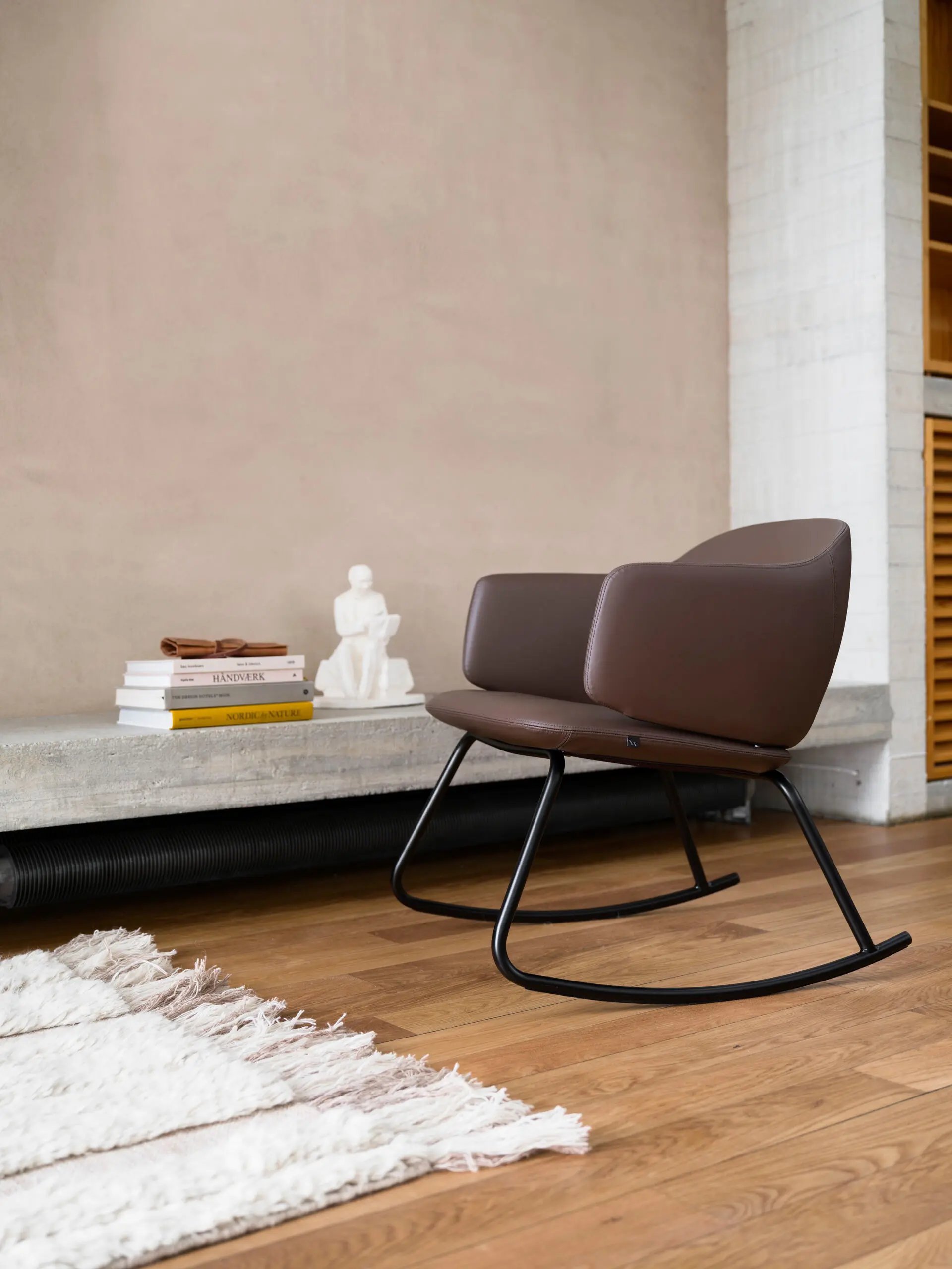 Fora Form - Dwell rocker