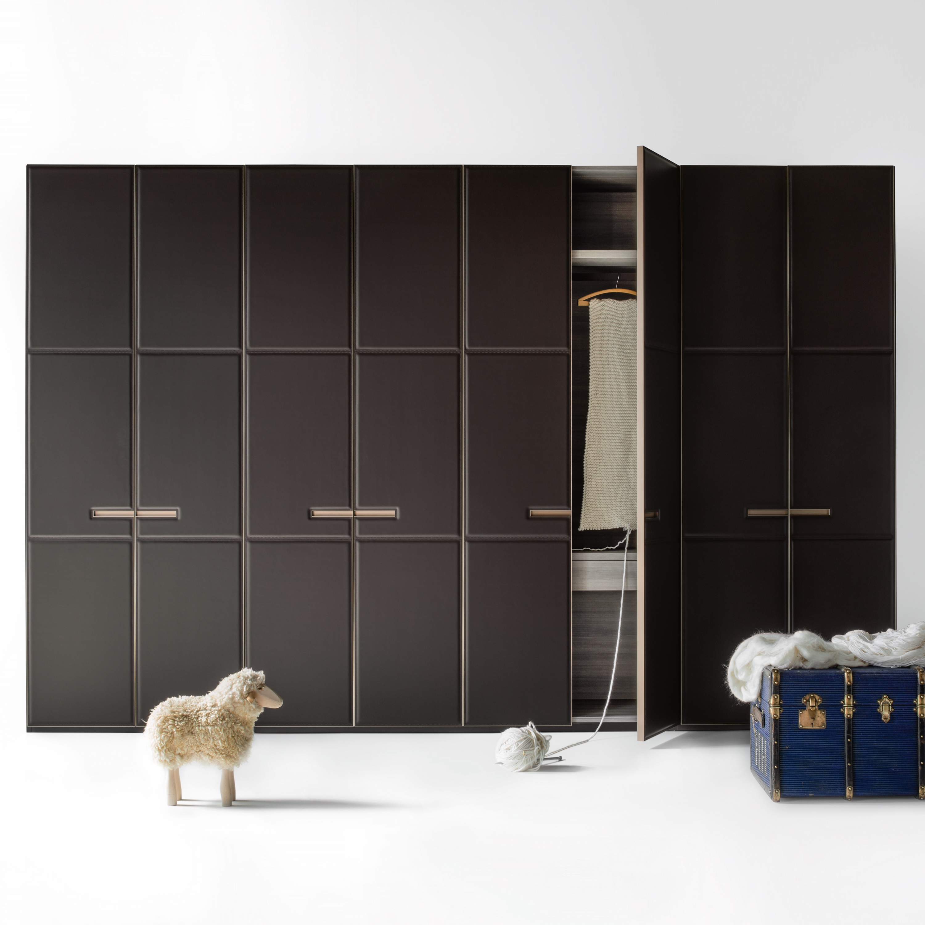 Produkt Armadio Warm | Hinged door des Herstellers LEMA anzeigen