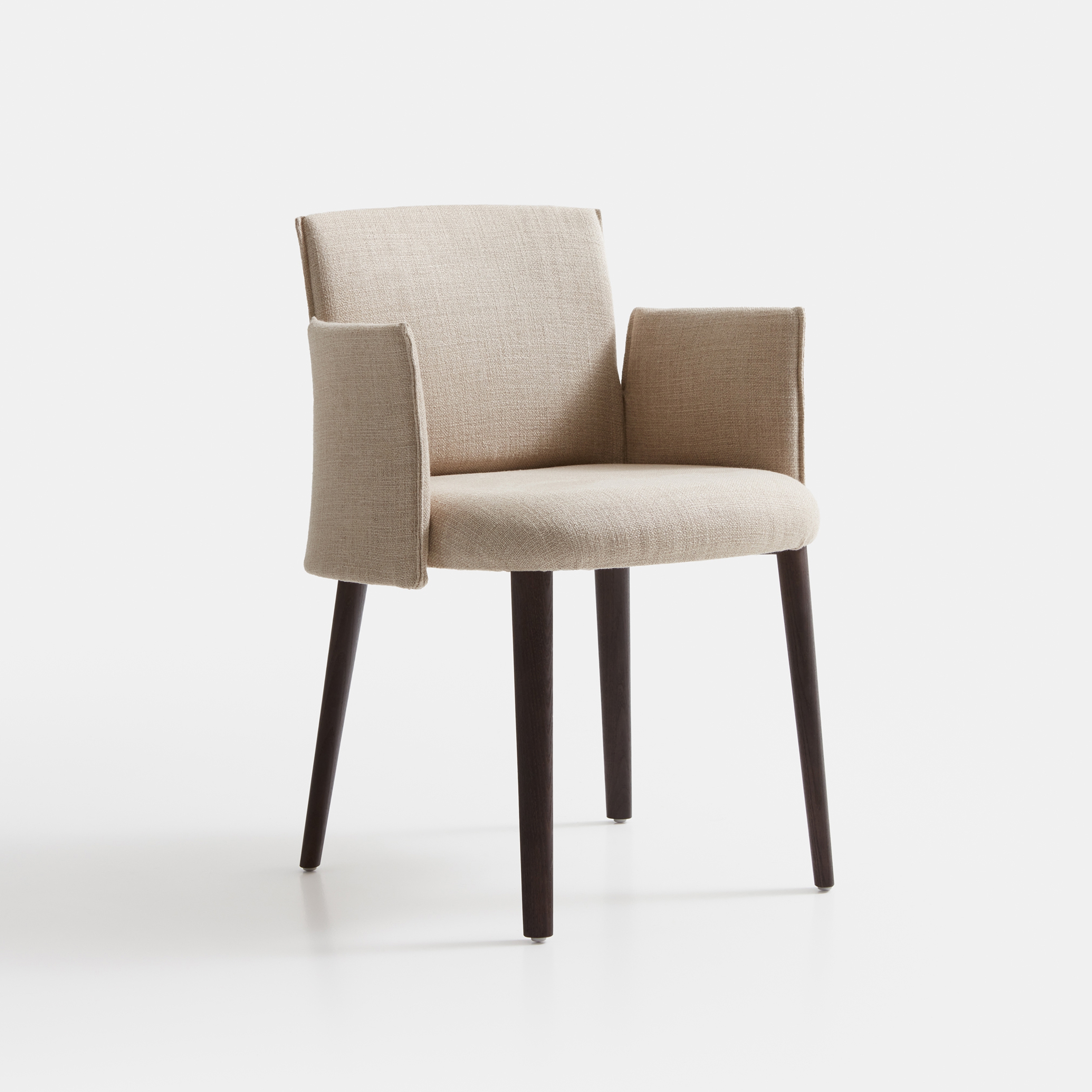 Afficher le produit Ayra Chair with wooden legs du fabricant LEMA