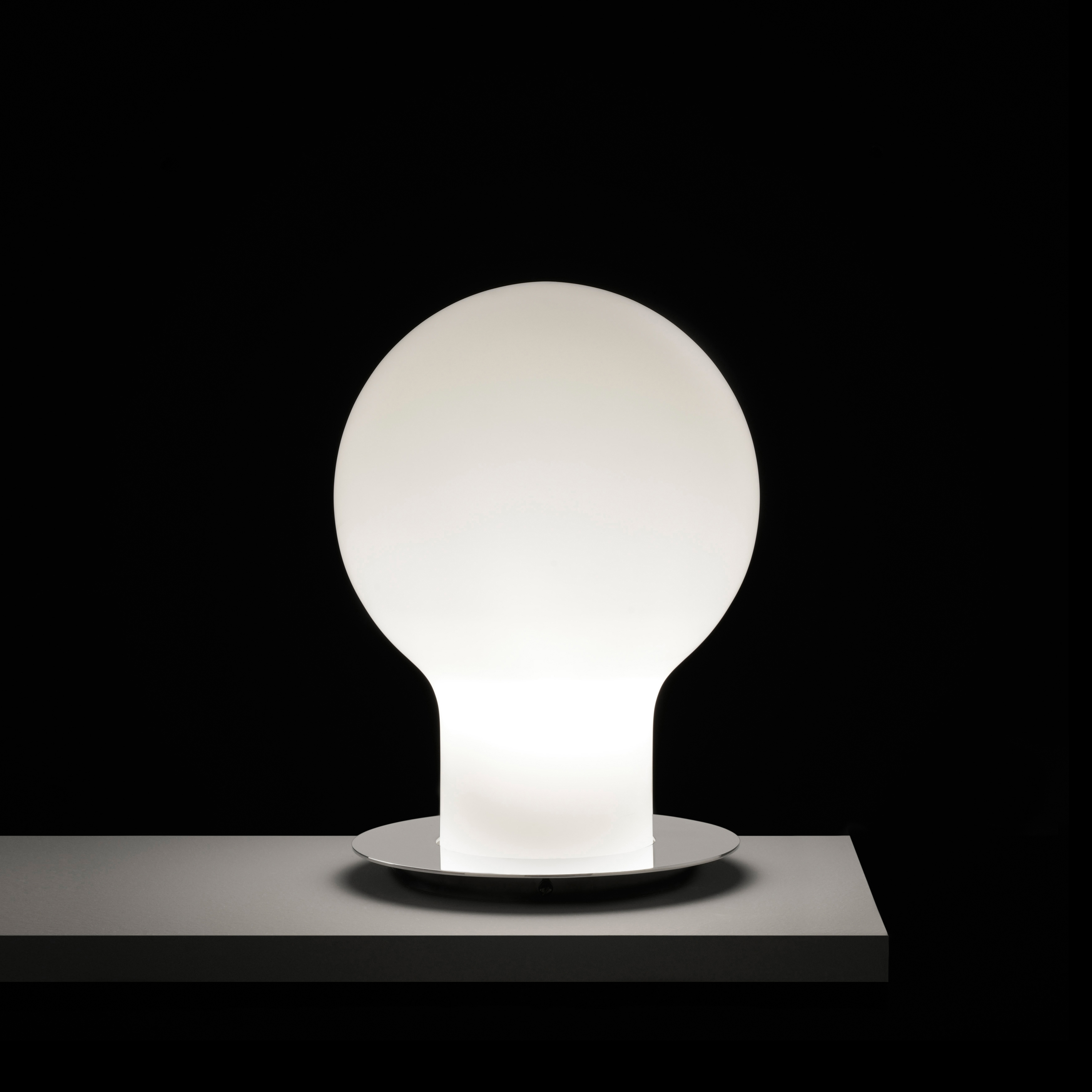 Display product Denq I 229 from manufacturer Oluce