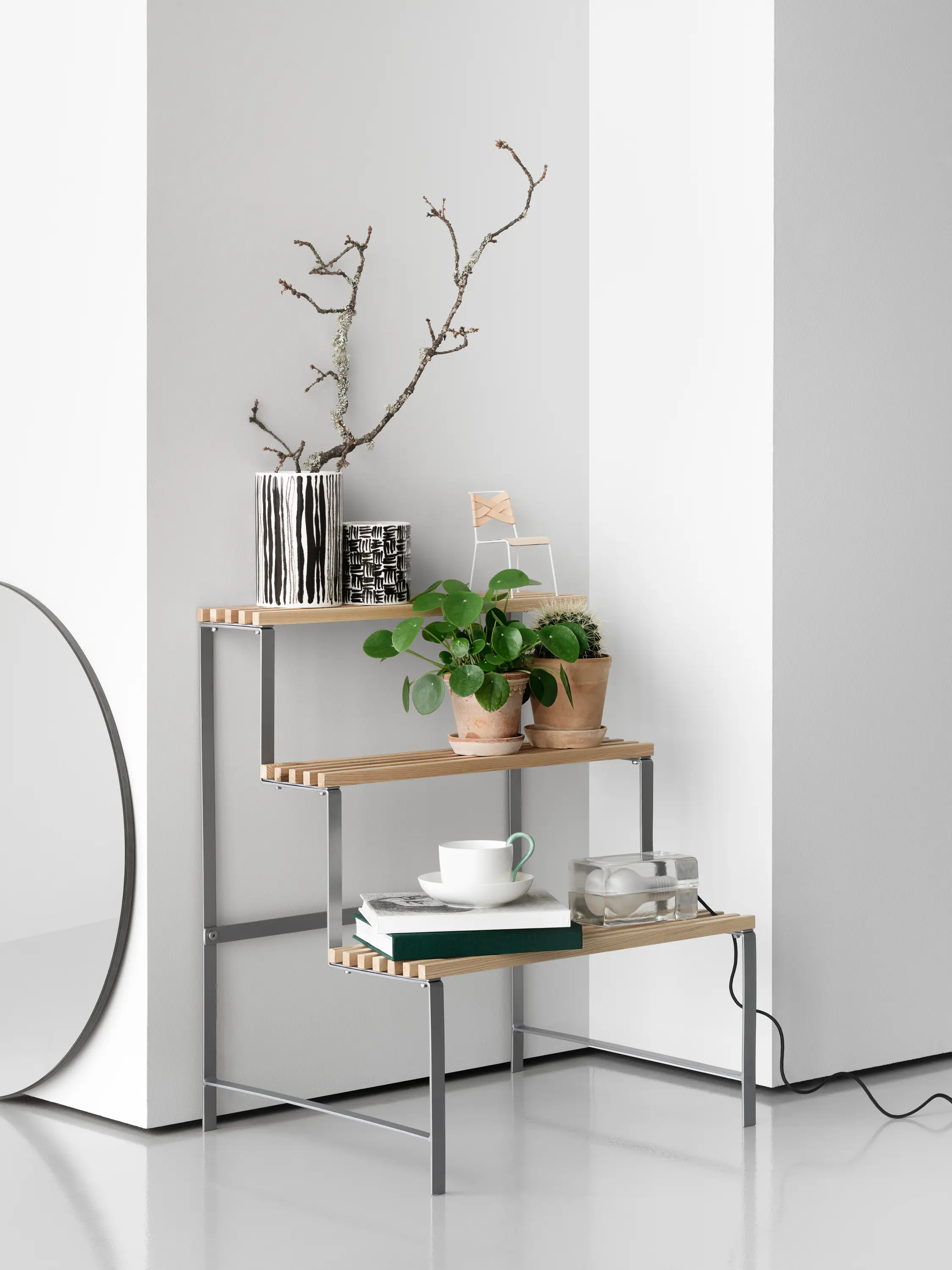 Design House Stockholm - Flower Pot Stand | Dark grey