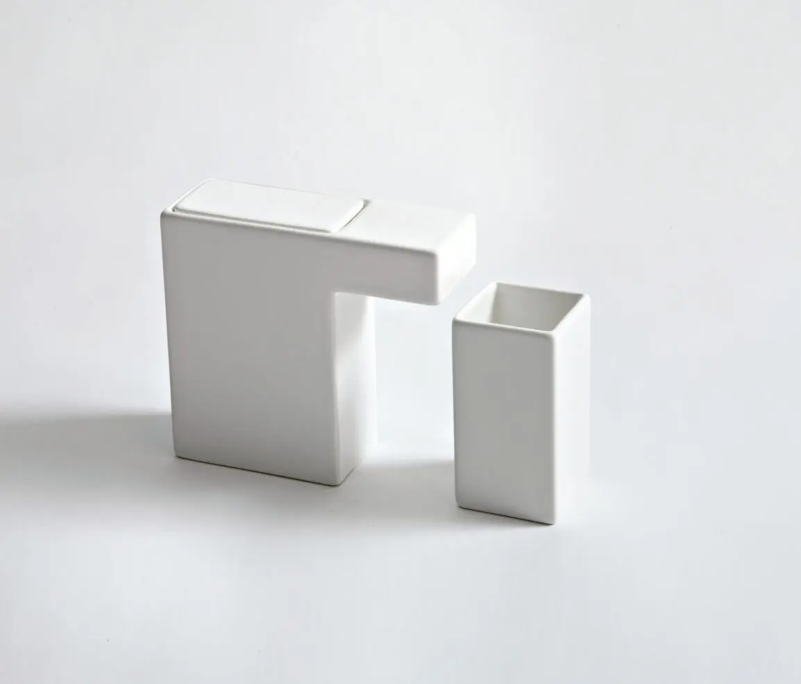 bosa - Tong pitcher