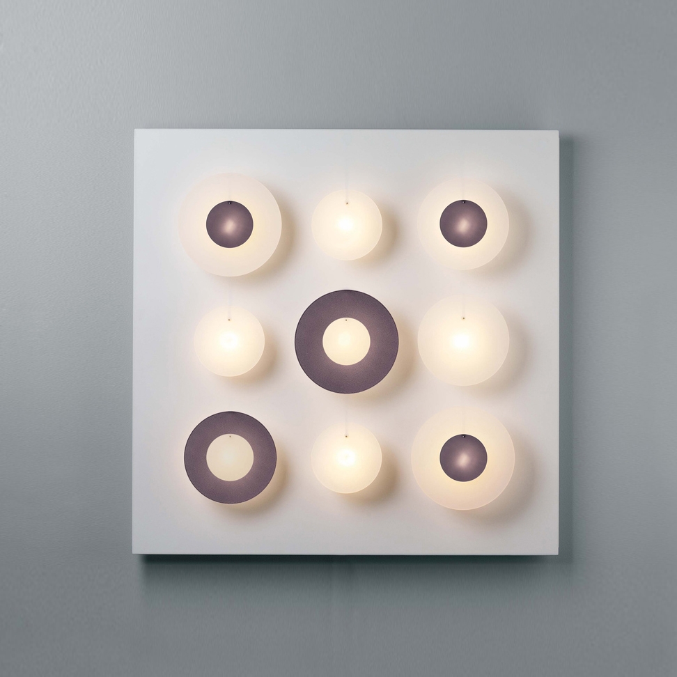 Display product Illico 9 I411 wall lamp from manufacturer Dix Heures Dix
