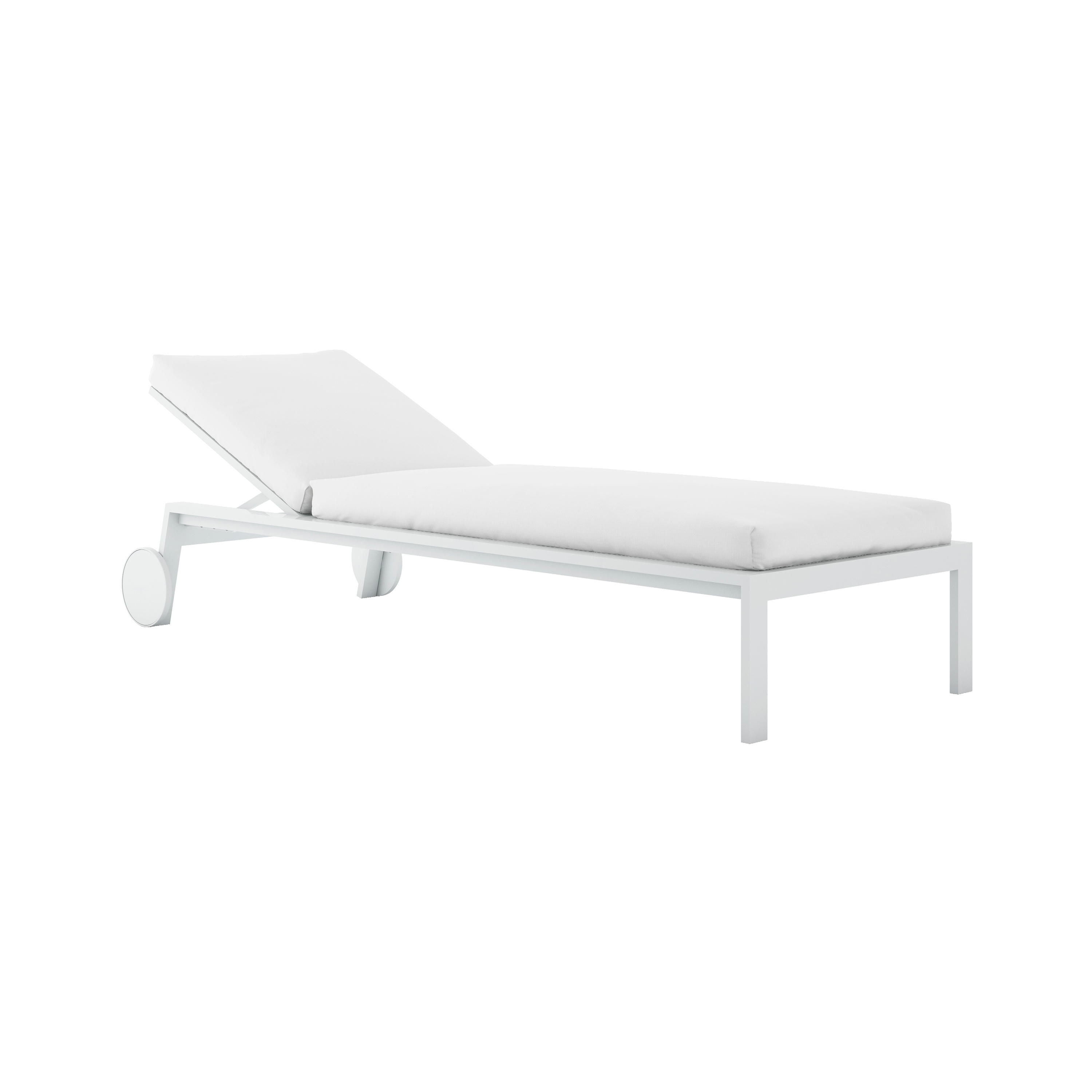 Timeless Chaiselongue with wheels