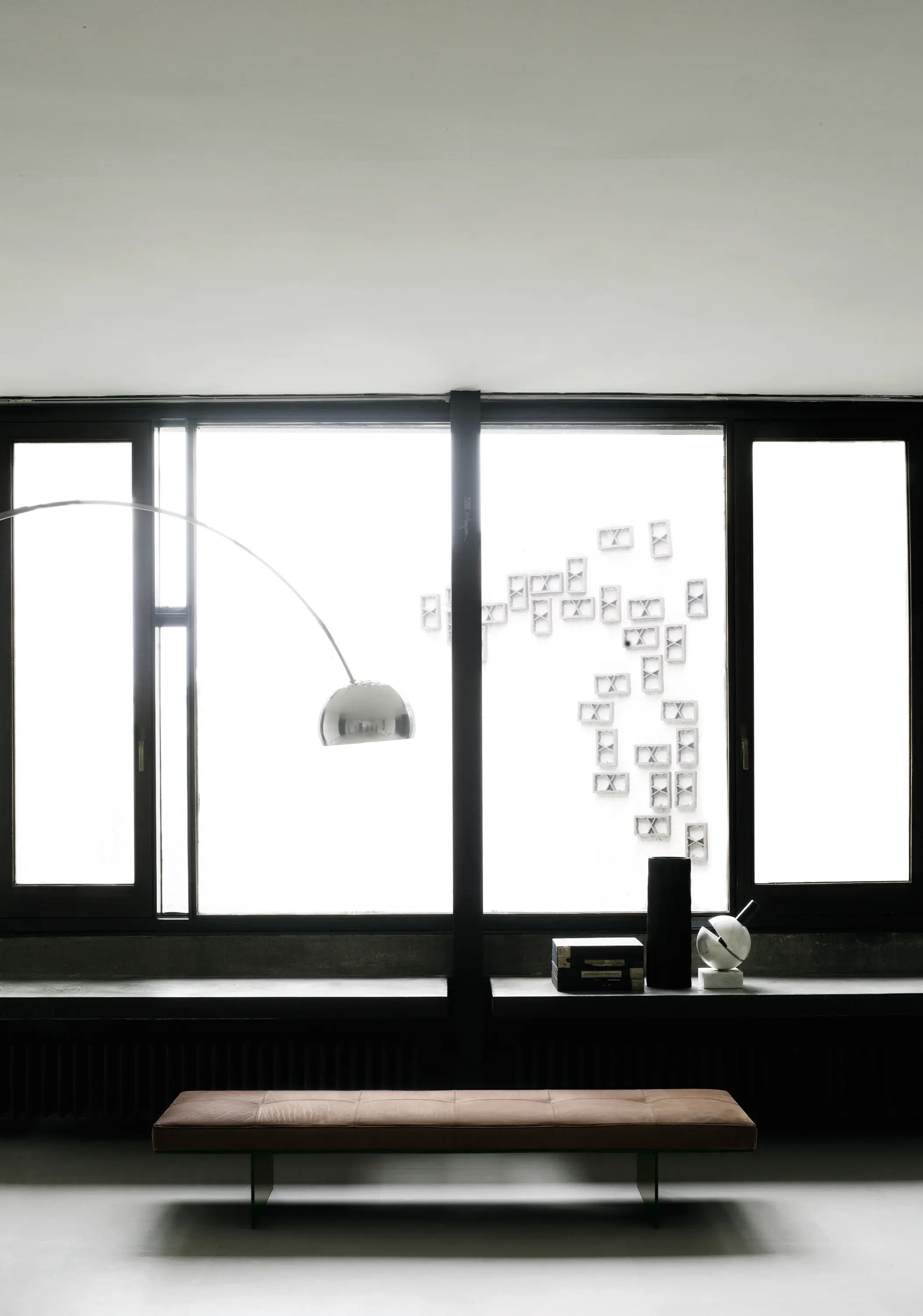 Living Divani - Track