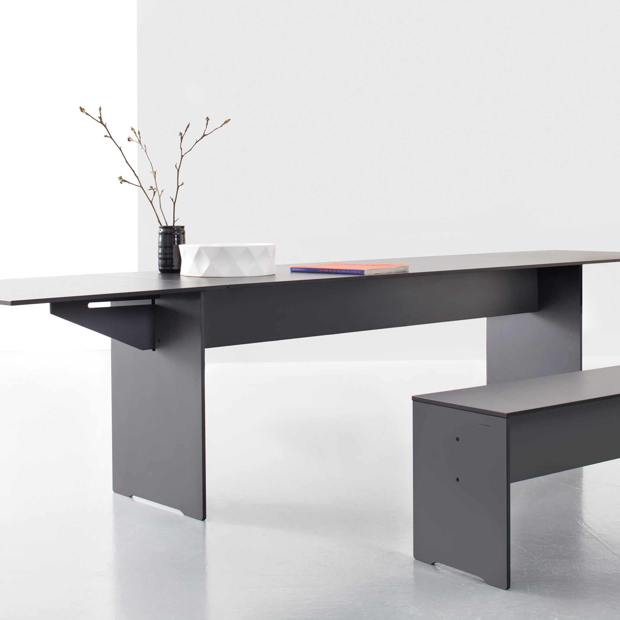 Riva folding table
