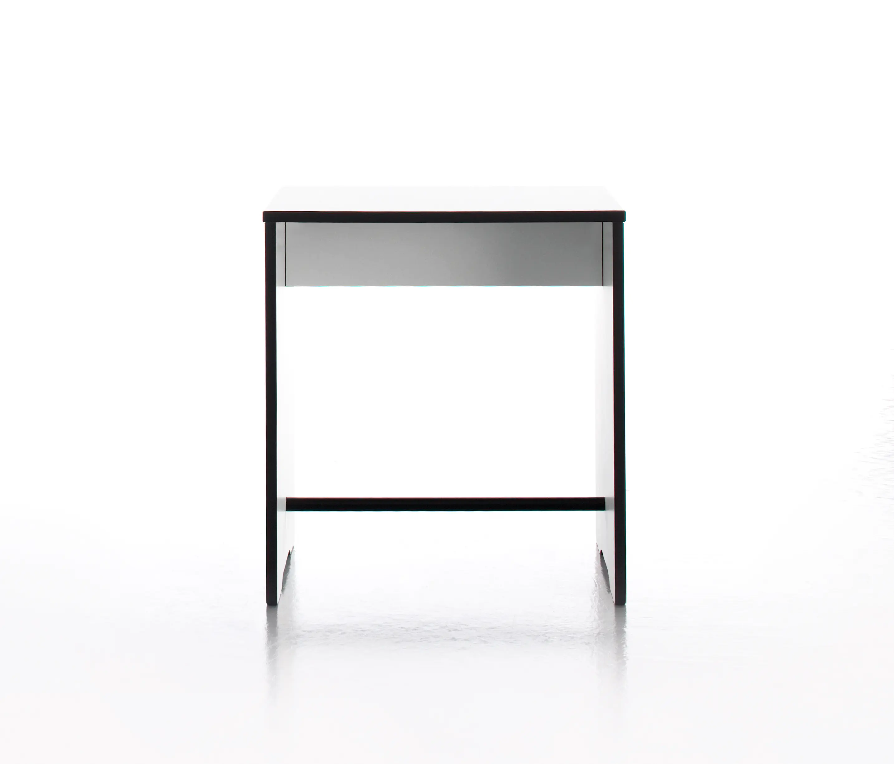 conmoto - Riva side table