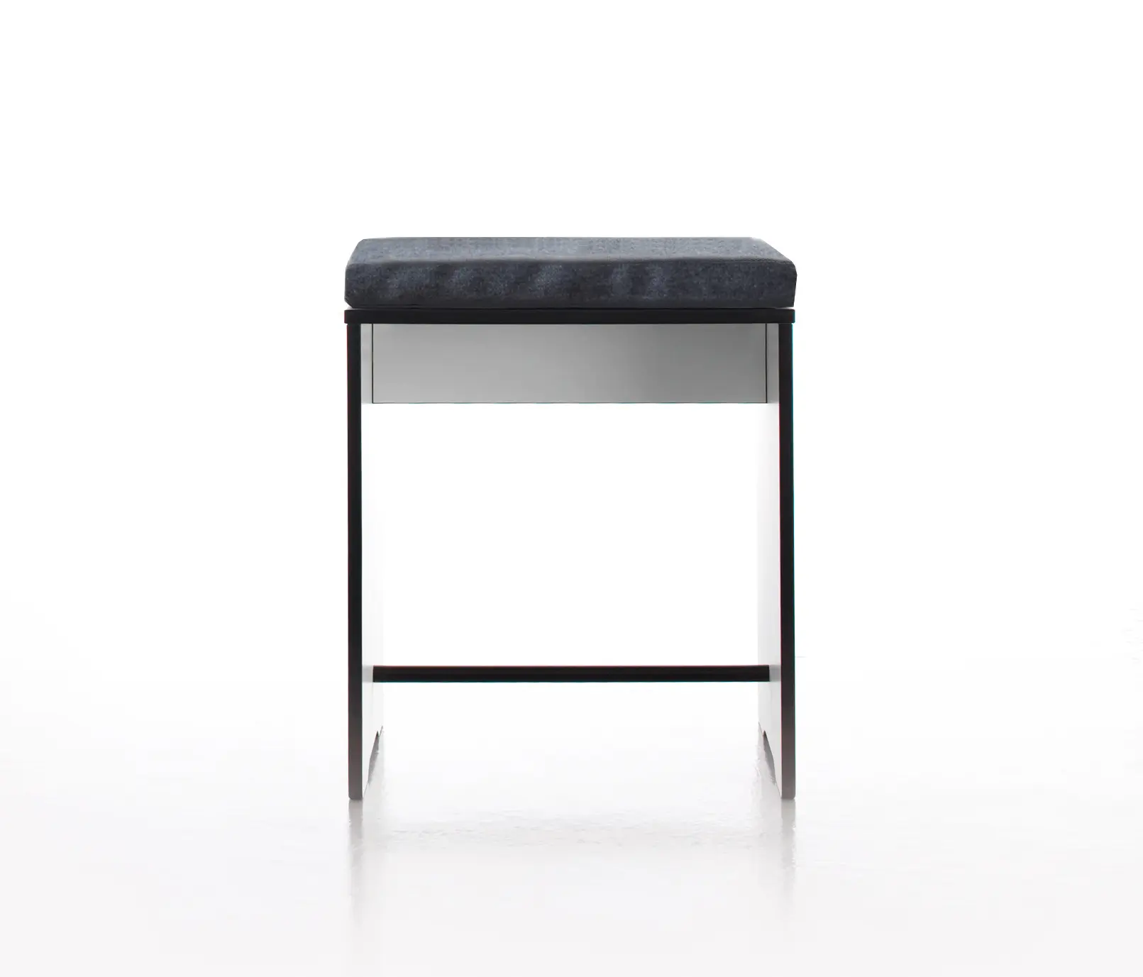 conmoto - Riva stool