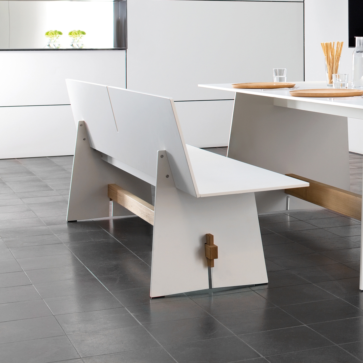 Display product Tension bench with backrest from manufacturer conmoto
