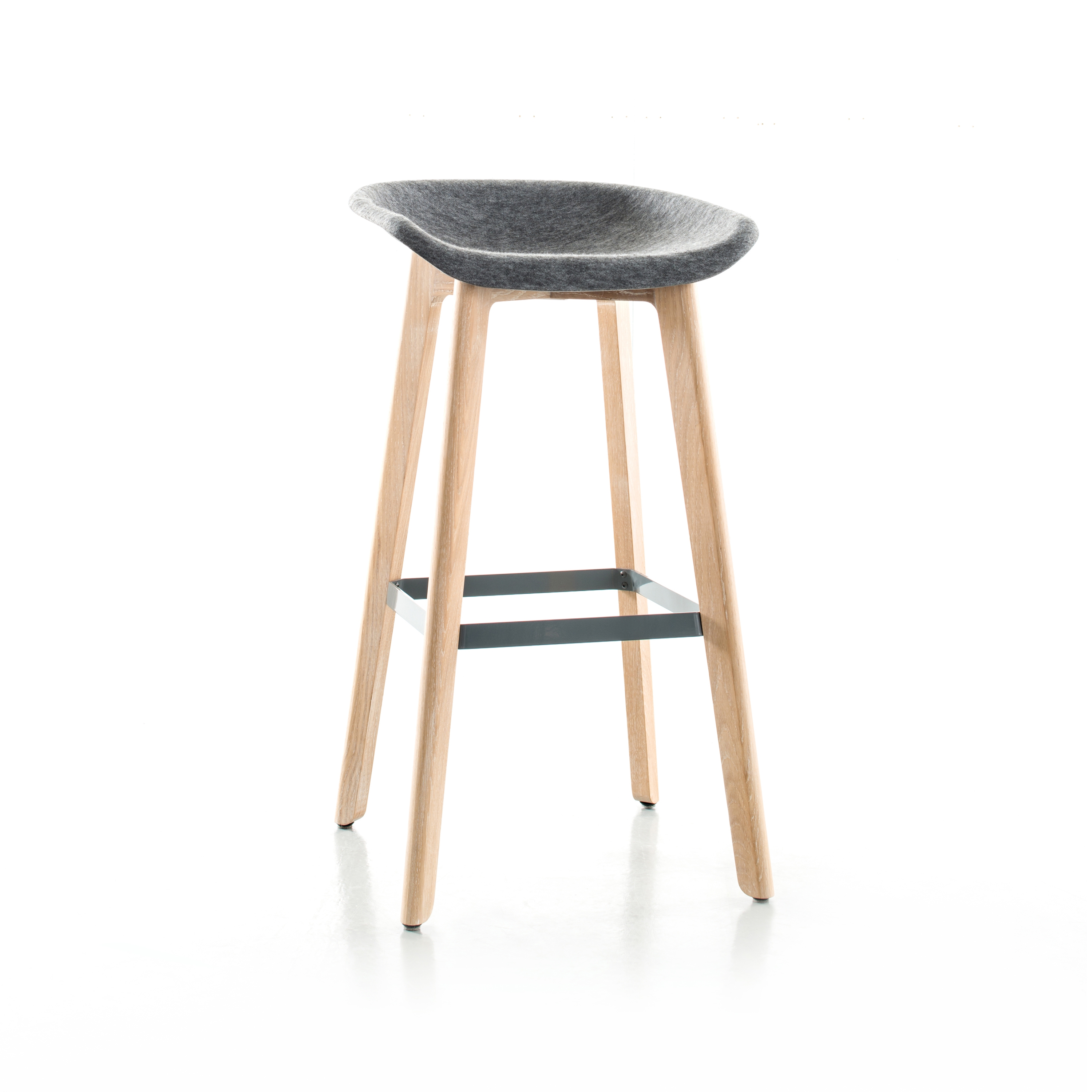 Display product Chairman bar stool wood from manufacturer conmoto