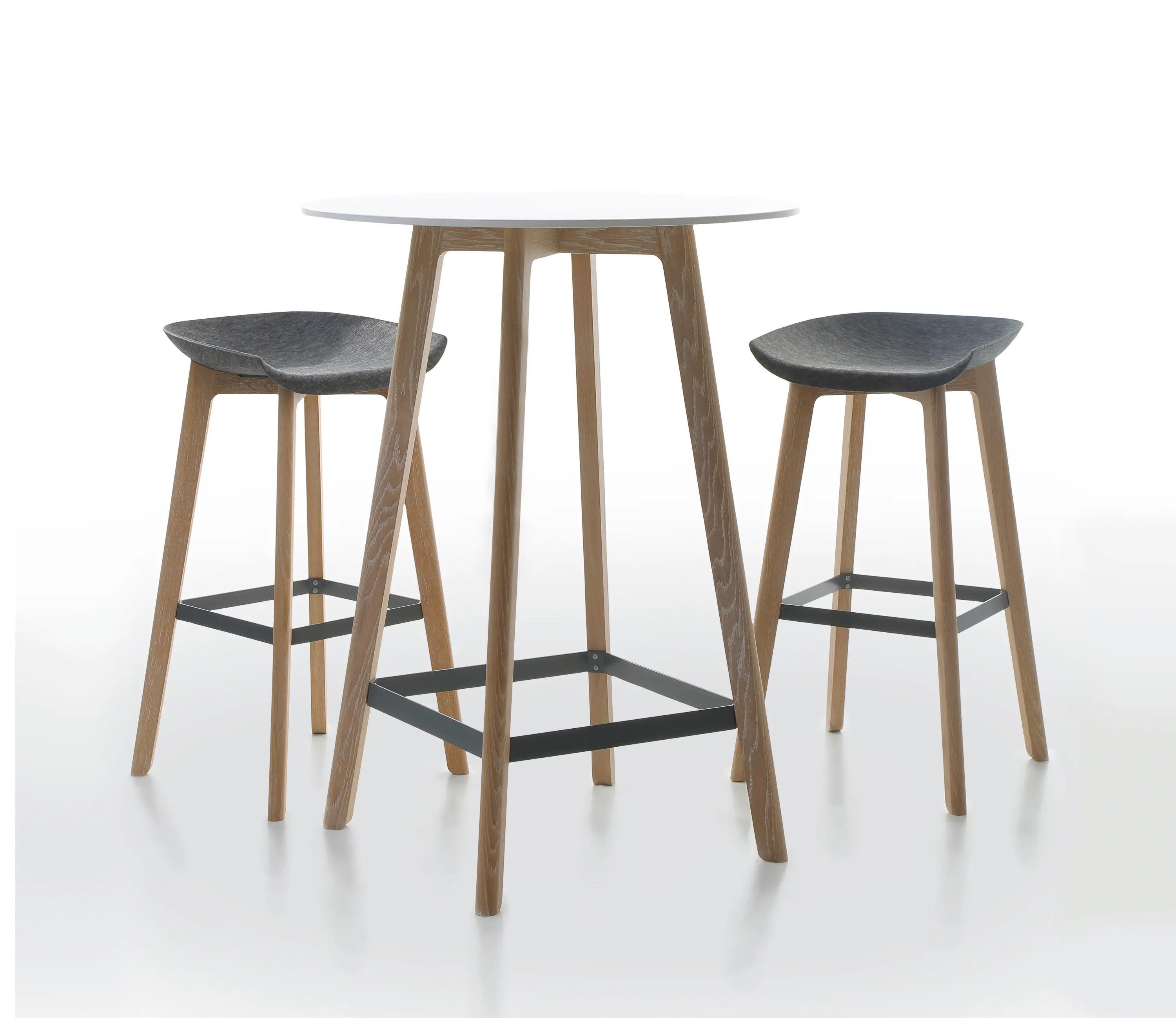 conmoto - Chairman bar table