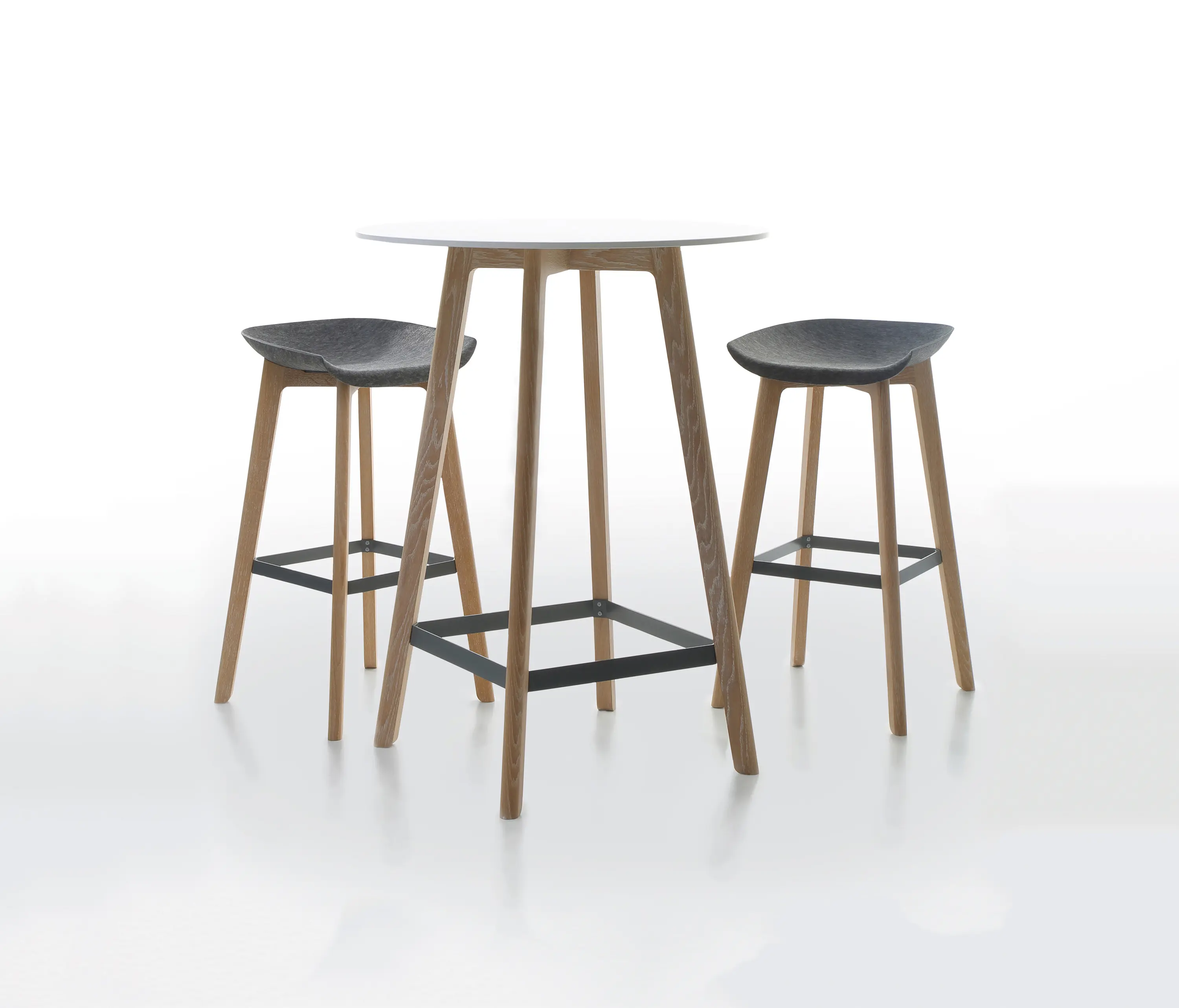 conmoto - Chairman bar table