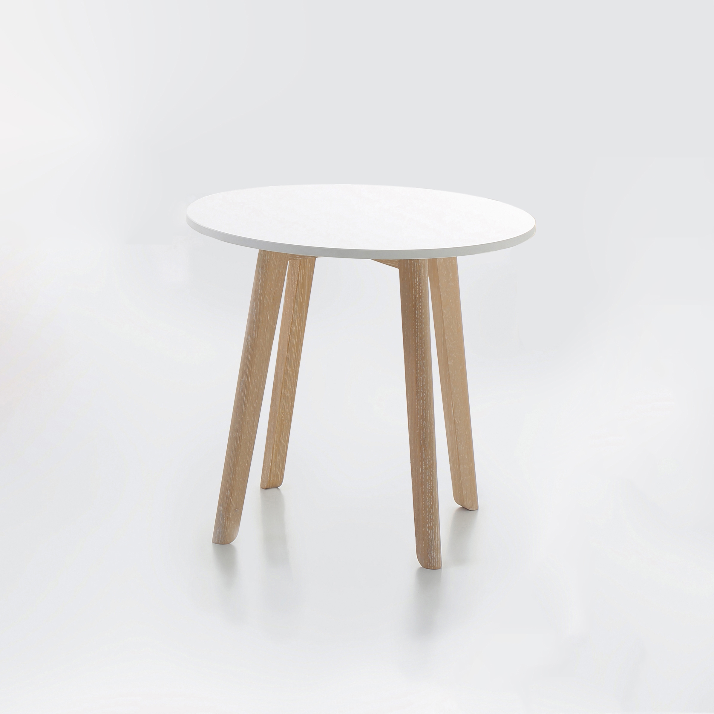 Display product Chairman side table from manufacturer conmoto