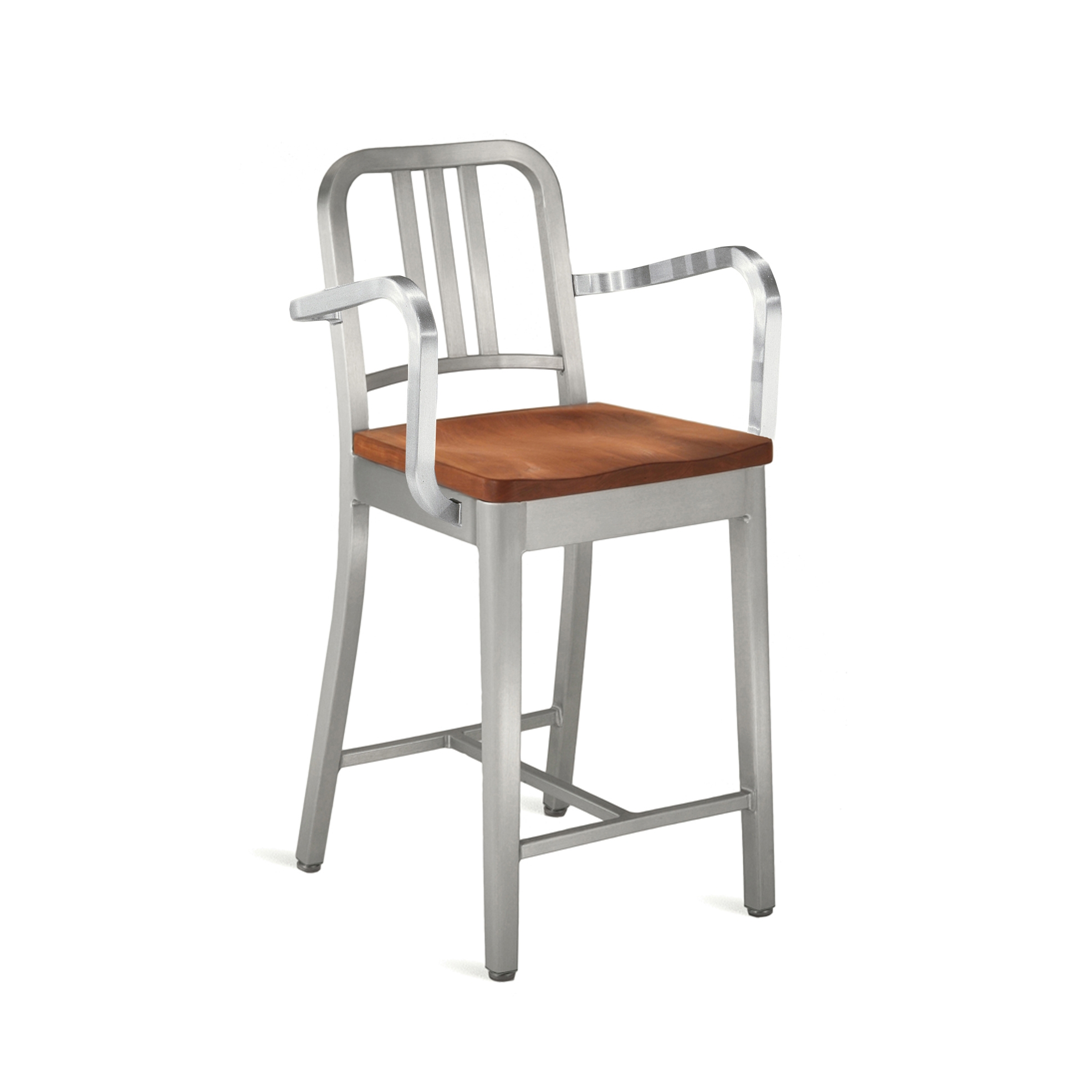 Produkt Navy® Counter stool with arms and natural wood seat des Herstellers emeco anzeigen