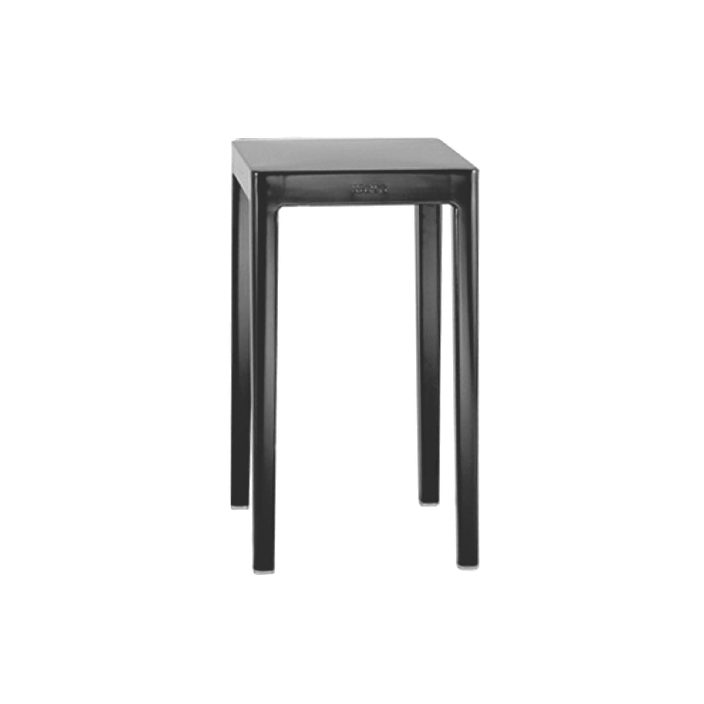 Produkt Emeco Occasional table des Herstellers emeco anzeigen