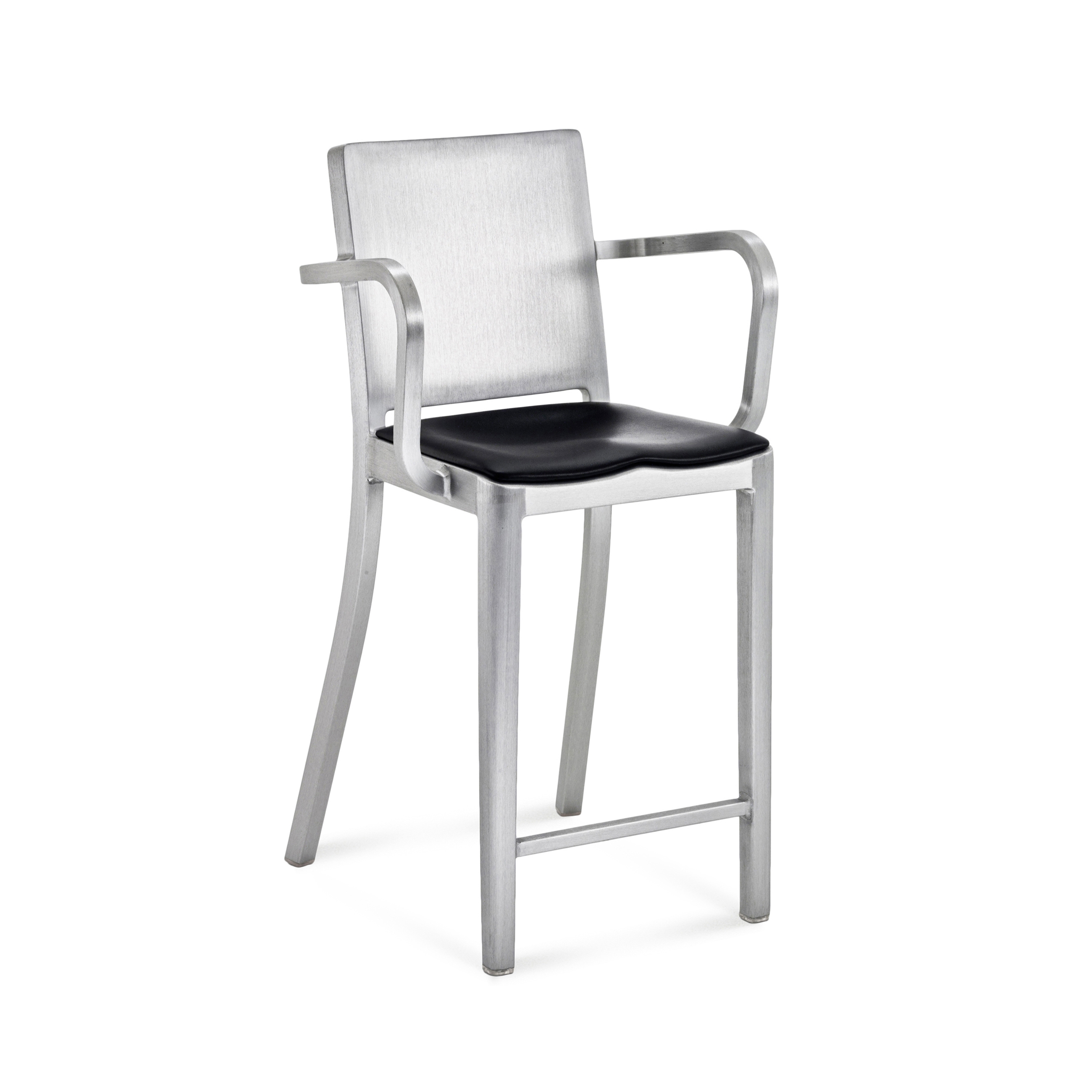 Produkt Hudson Counter stool with arms seat pad des Herstellers emeco anzeigen