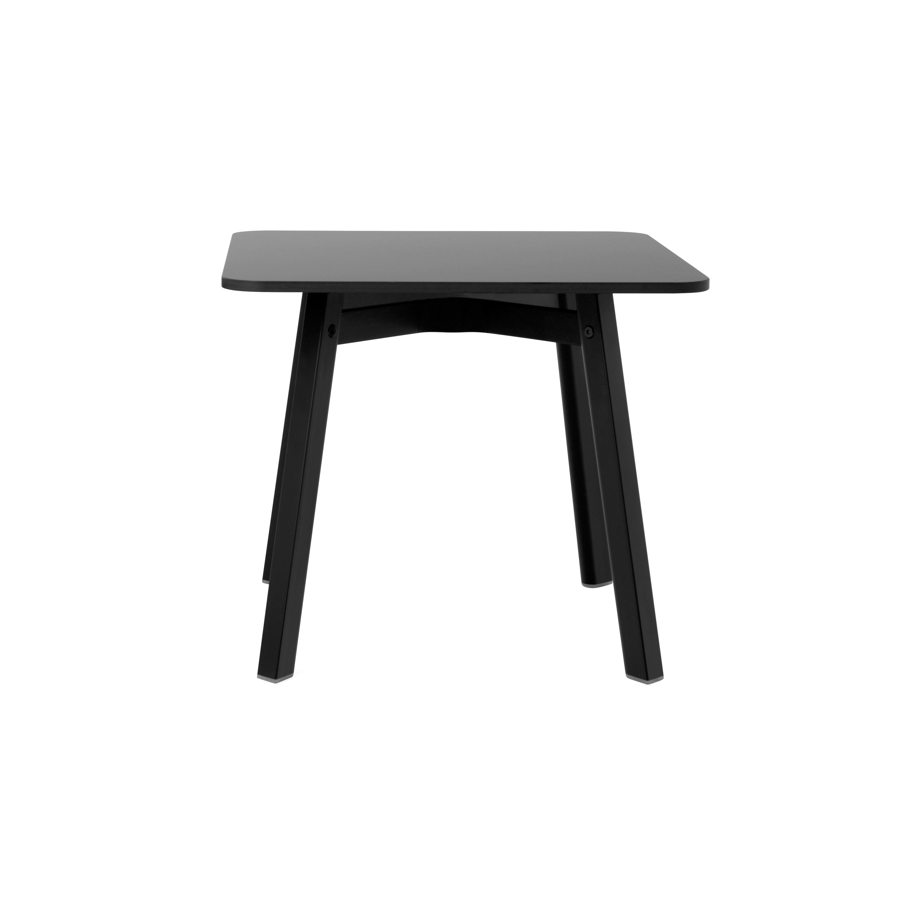 Mostrar el producto Emeco SU Low table del fabricante emeco