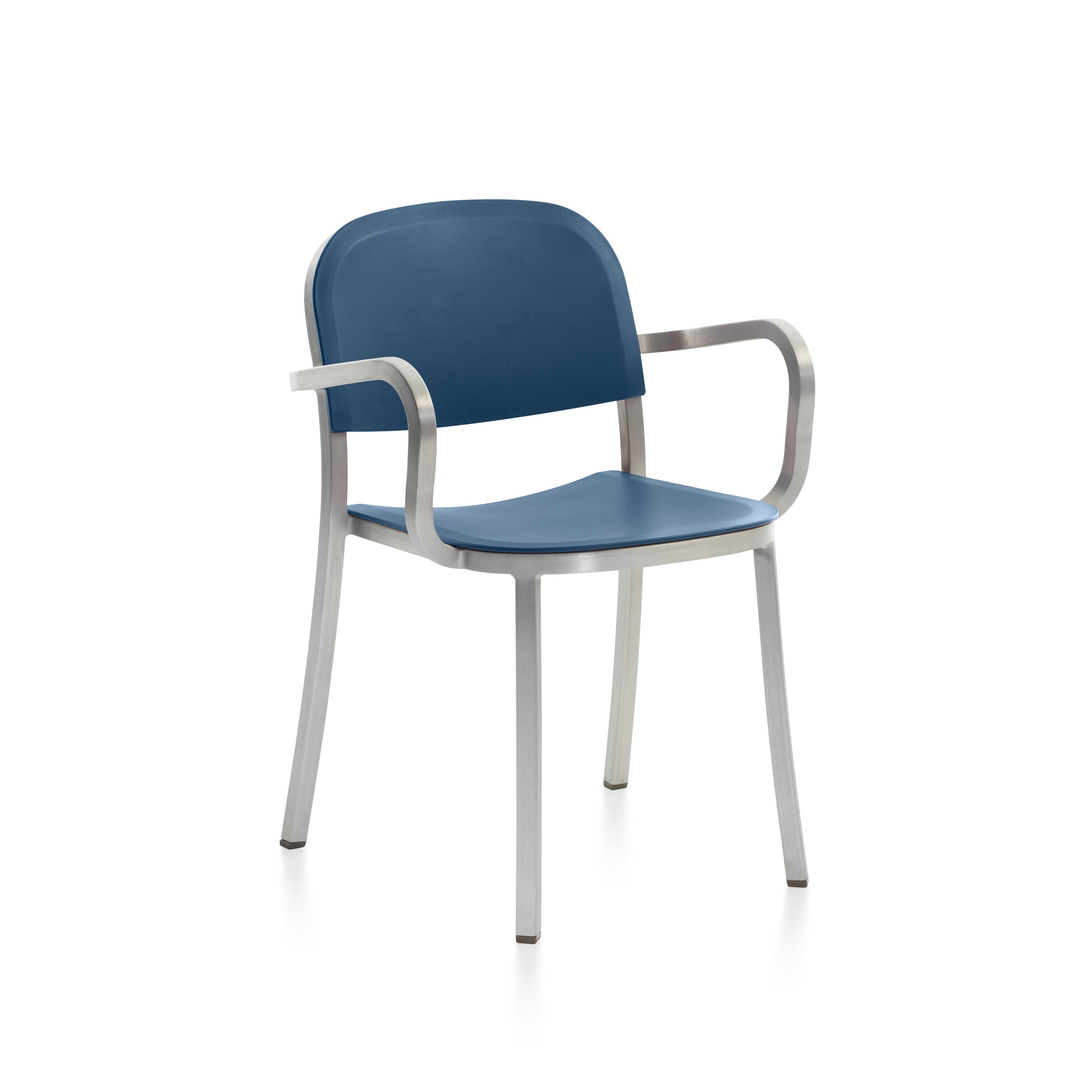 Mostrar el producto 1 Inch Armchair del fabricante emeco