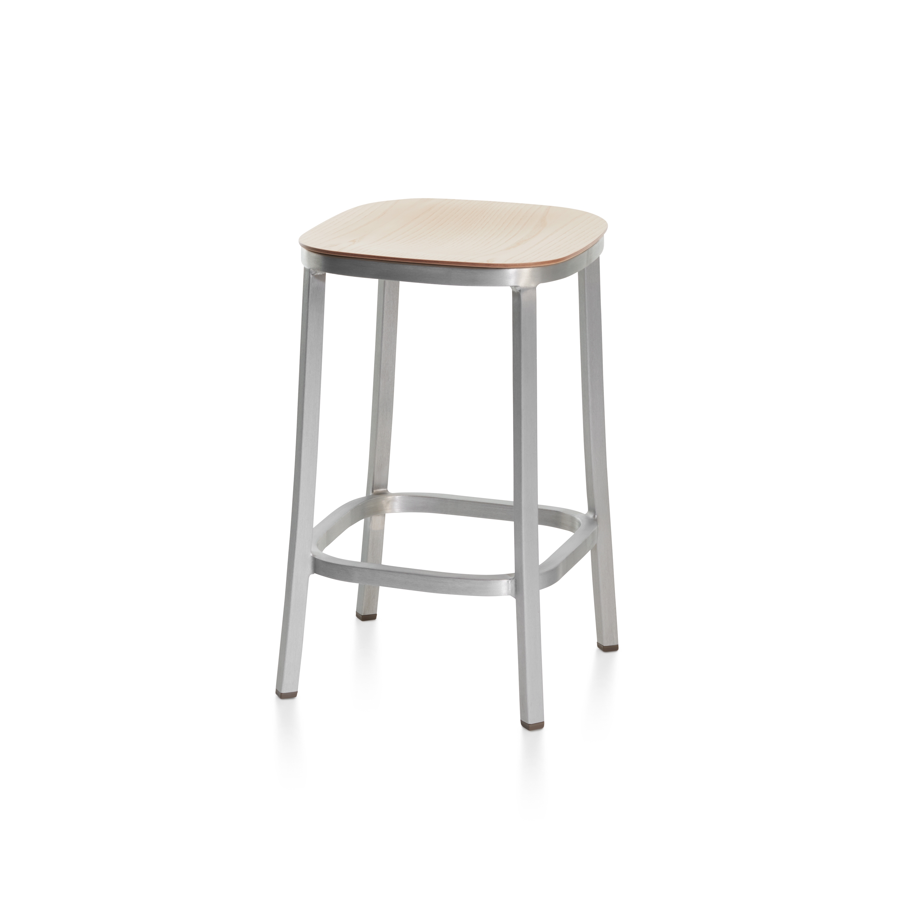 Mostra il prodotto 1 Inch Counter Stool del produttore emeco