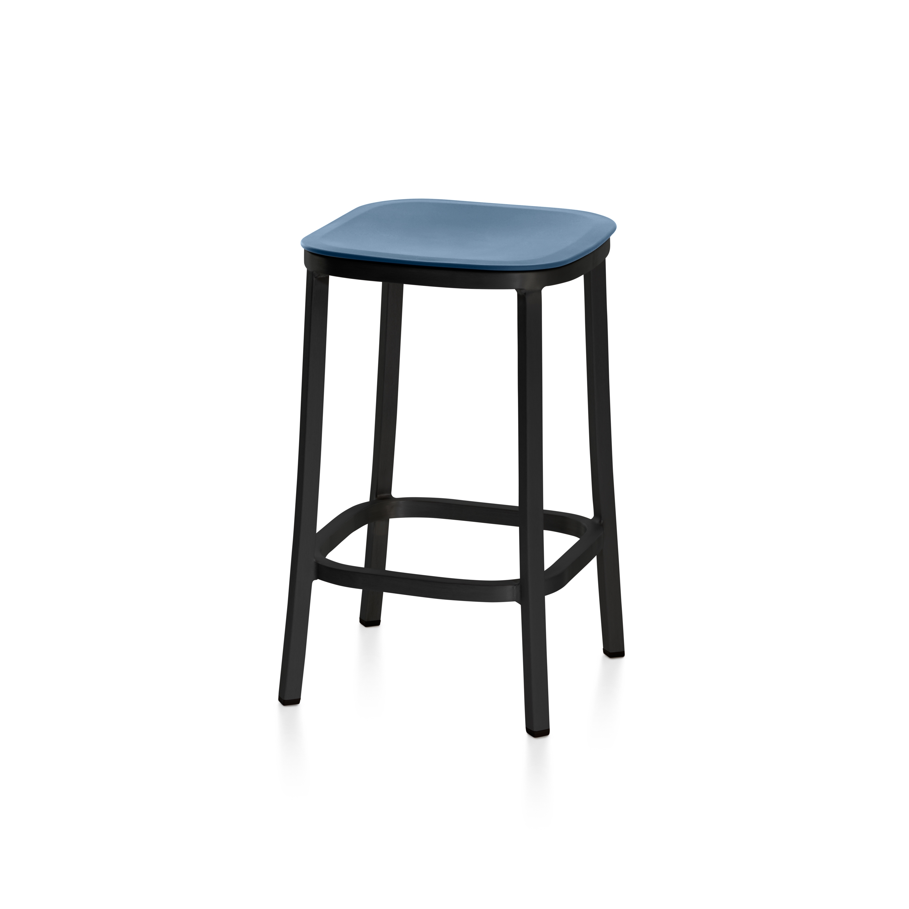 Mostra il prodotto 1 Inch Counter Stool del produttore emeco