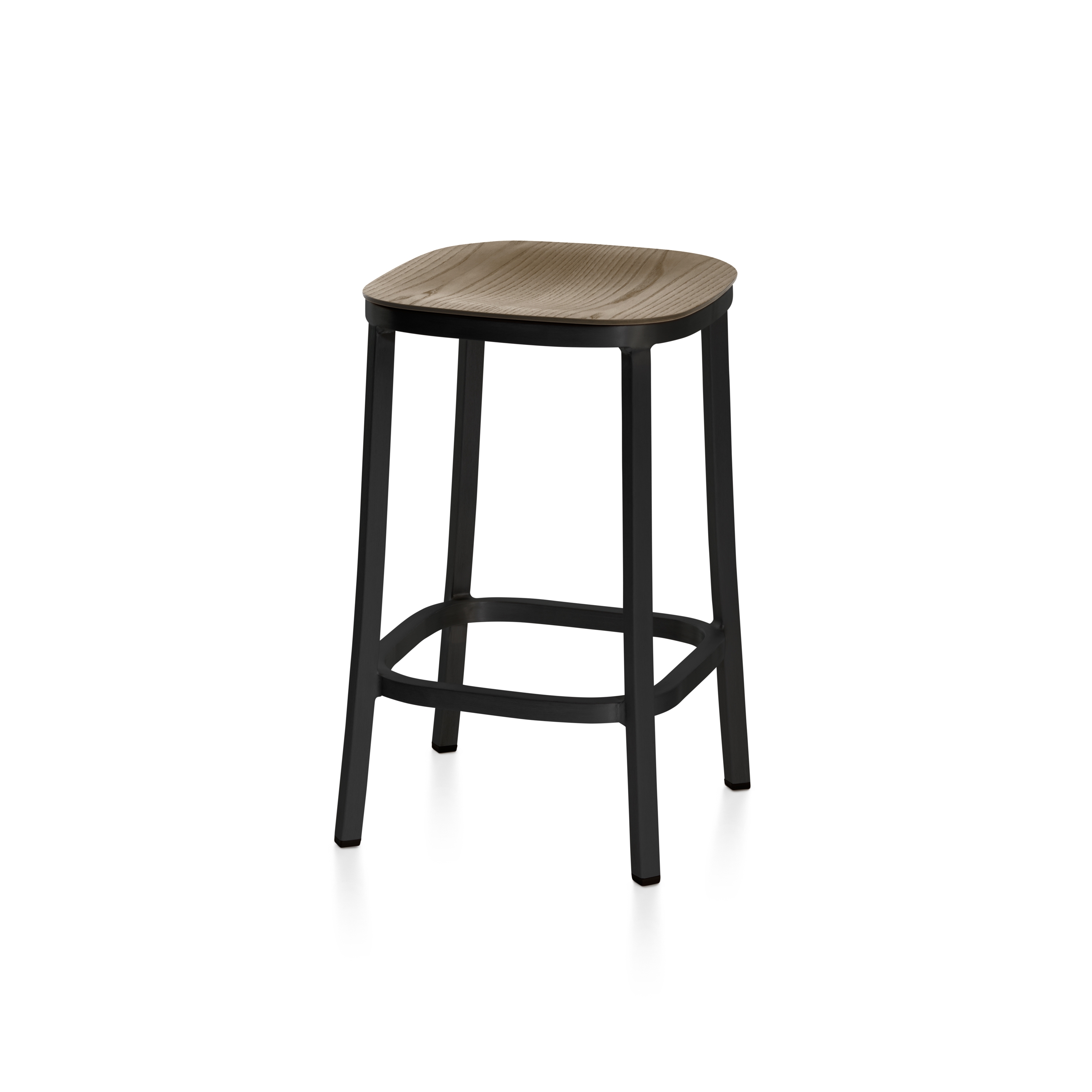 Mostra il prodotto 1 Inch Counter Stool del produttore emeco