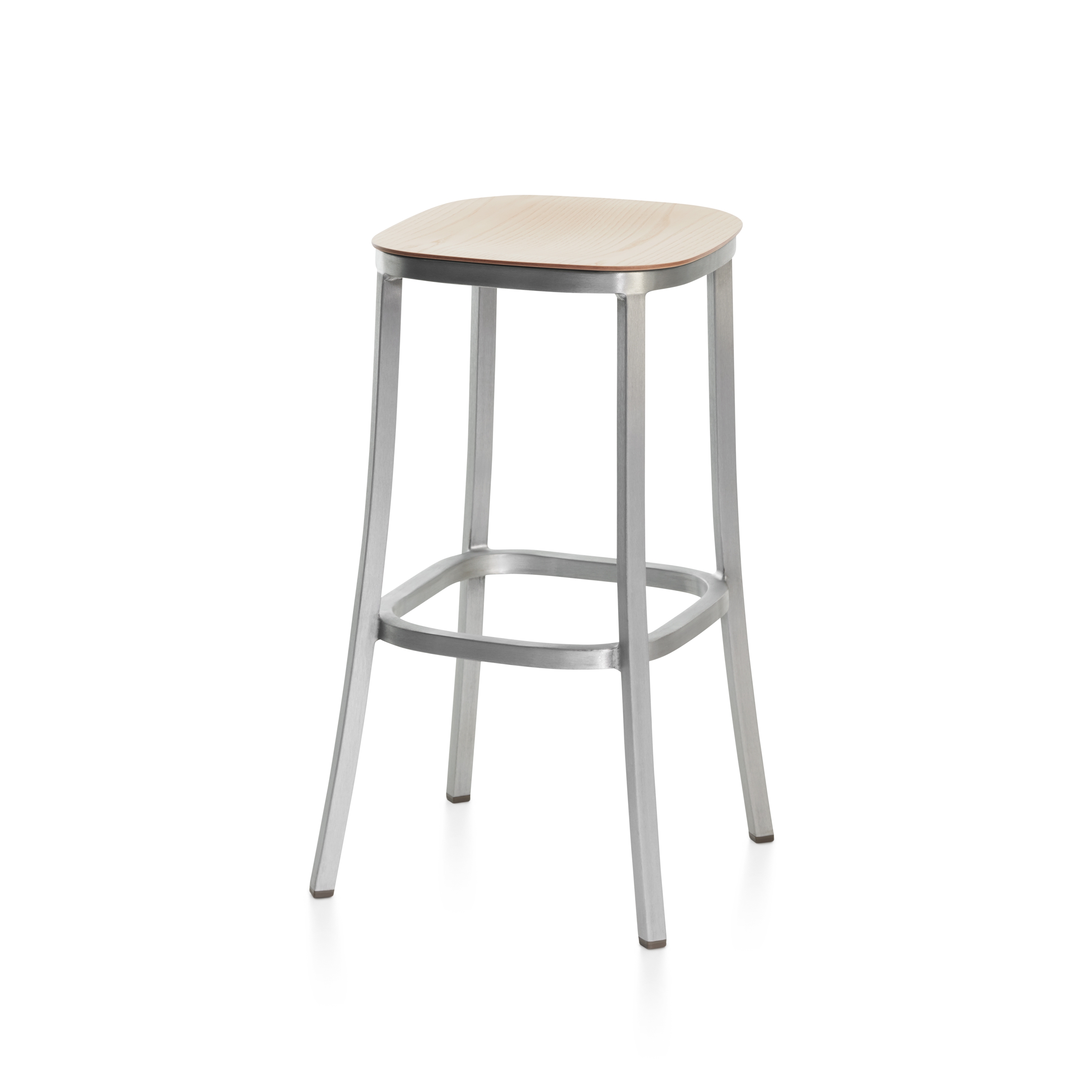 Mostrar el producto 1 Inch Barstool del fabricante emeco