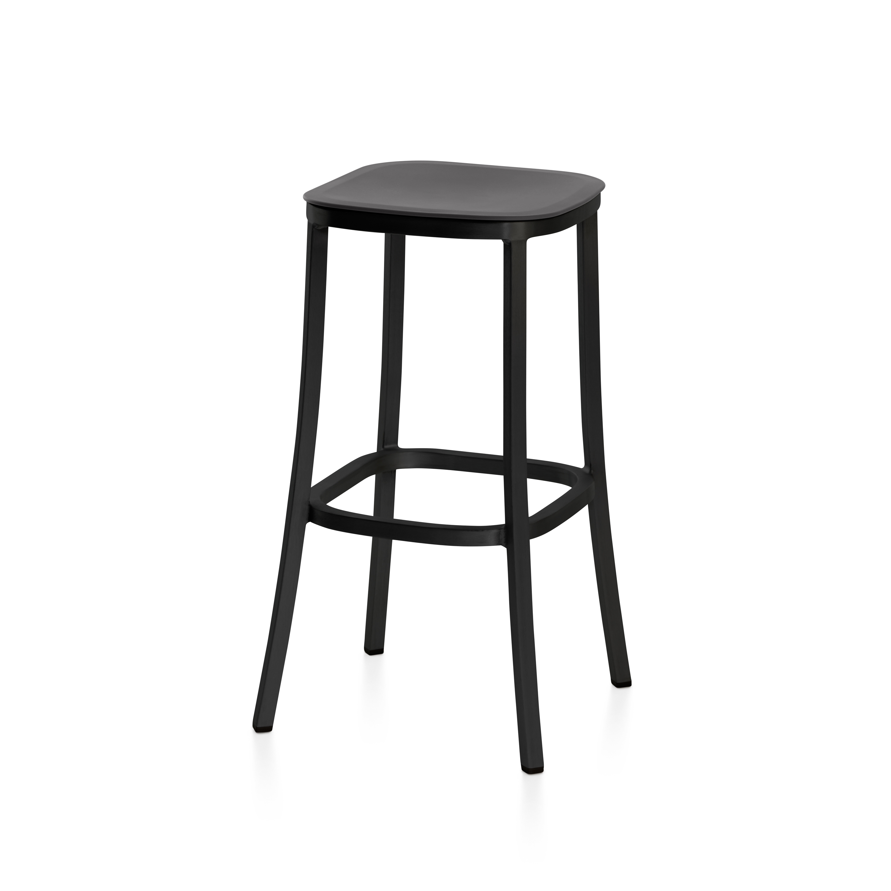 Mostrar el producto 1 Inch Barstool del fabricante emeco