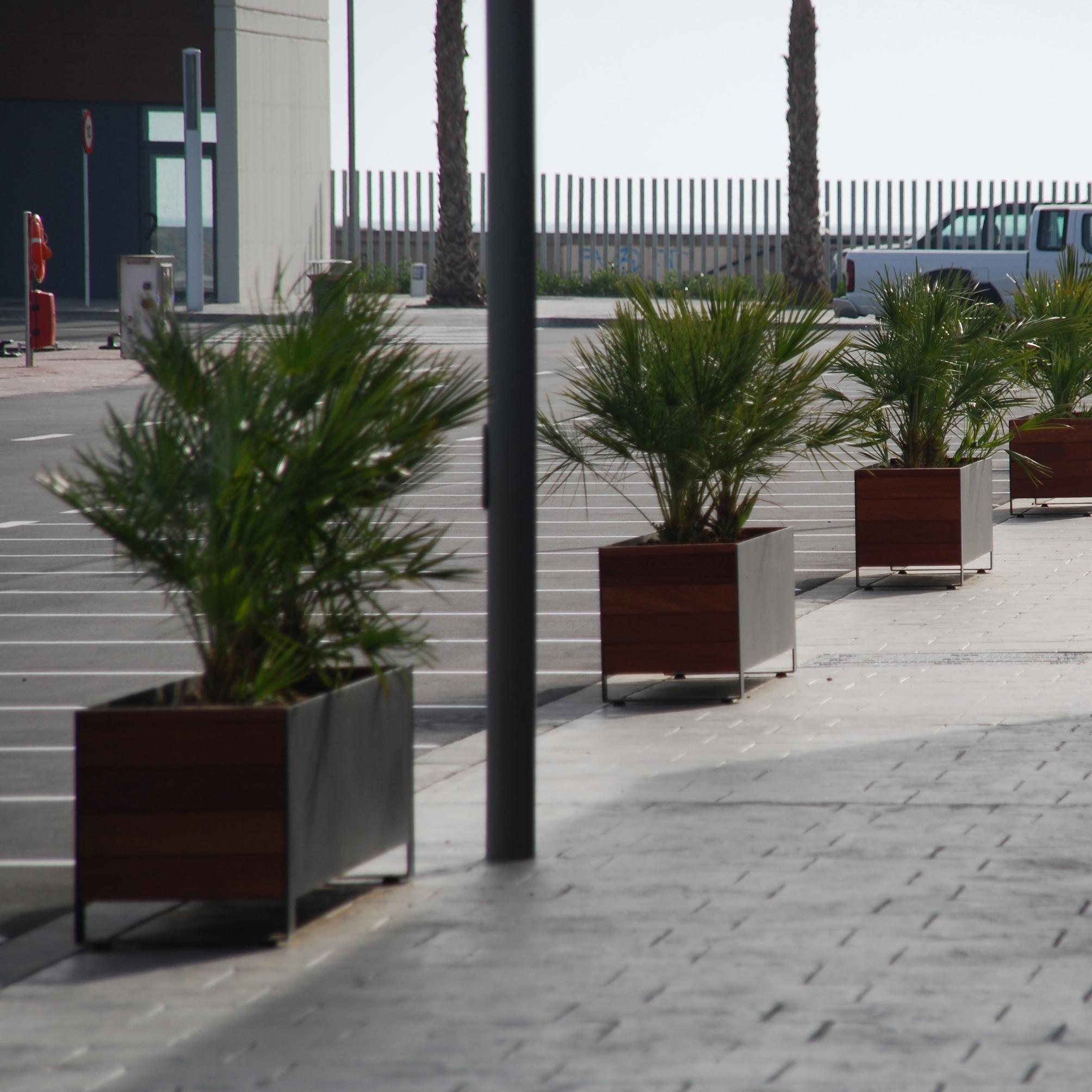 PLANTERS & TREE GRATES