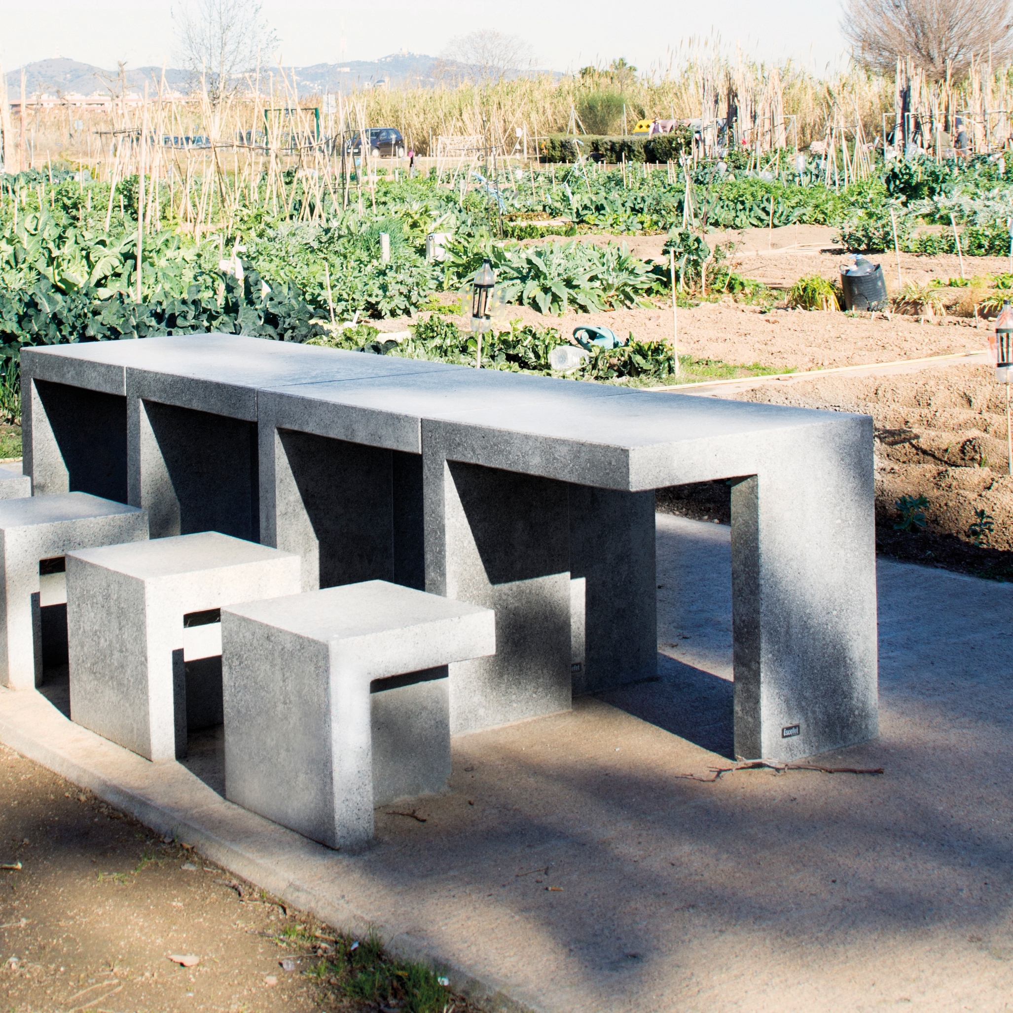 Display product Prat Table from manufacturer Escofet 1886