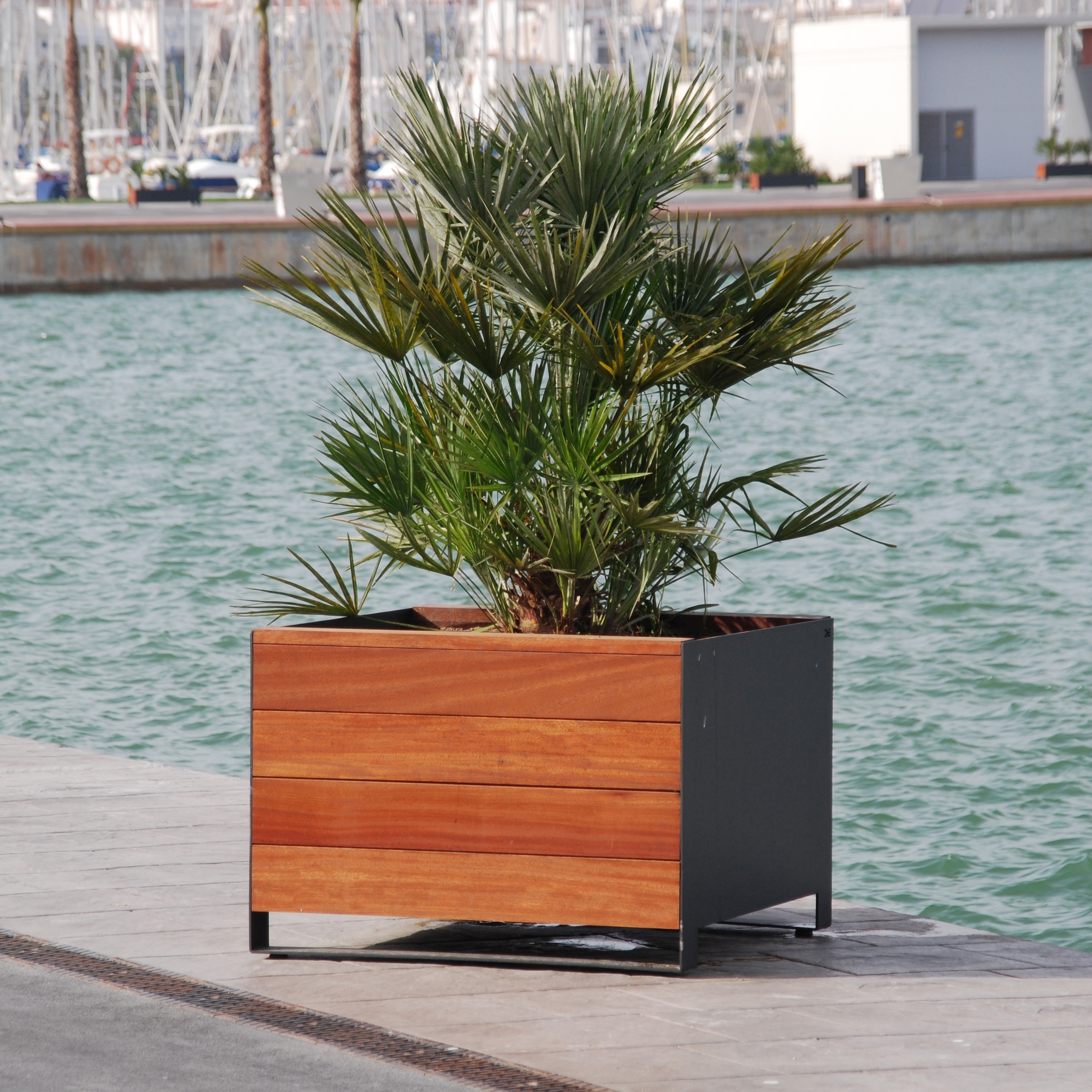 Mostra il prodotto Urbe del produttore Escofet 1886