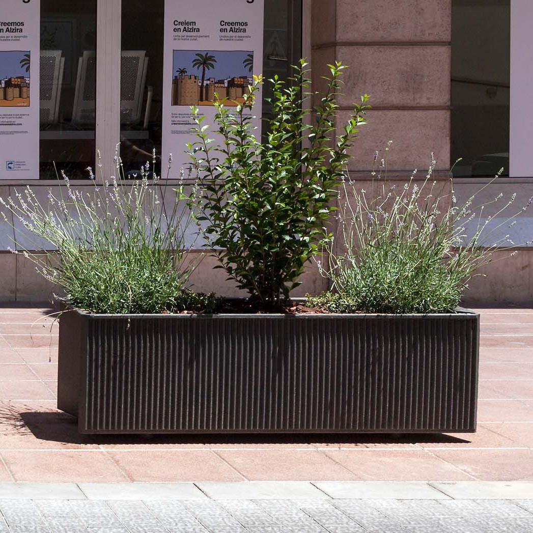 Display product Lineal from manufacturer Escofet 1886