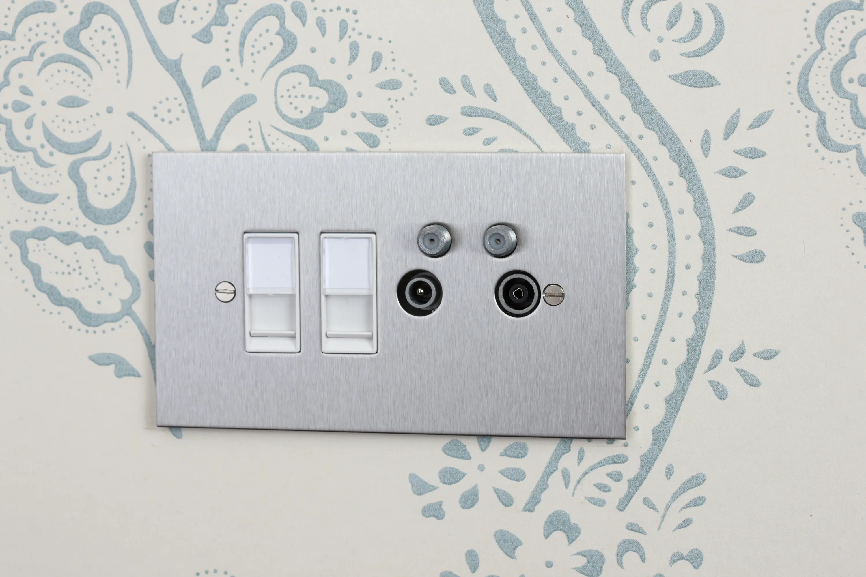 Forbes & Lomax - Verdigris speaker and phono socket