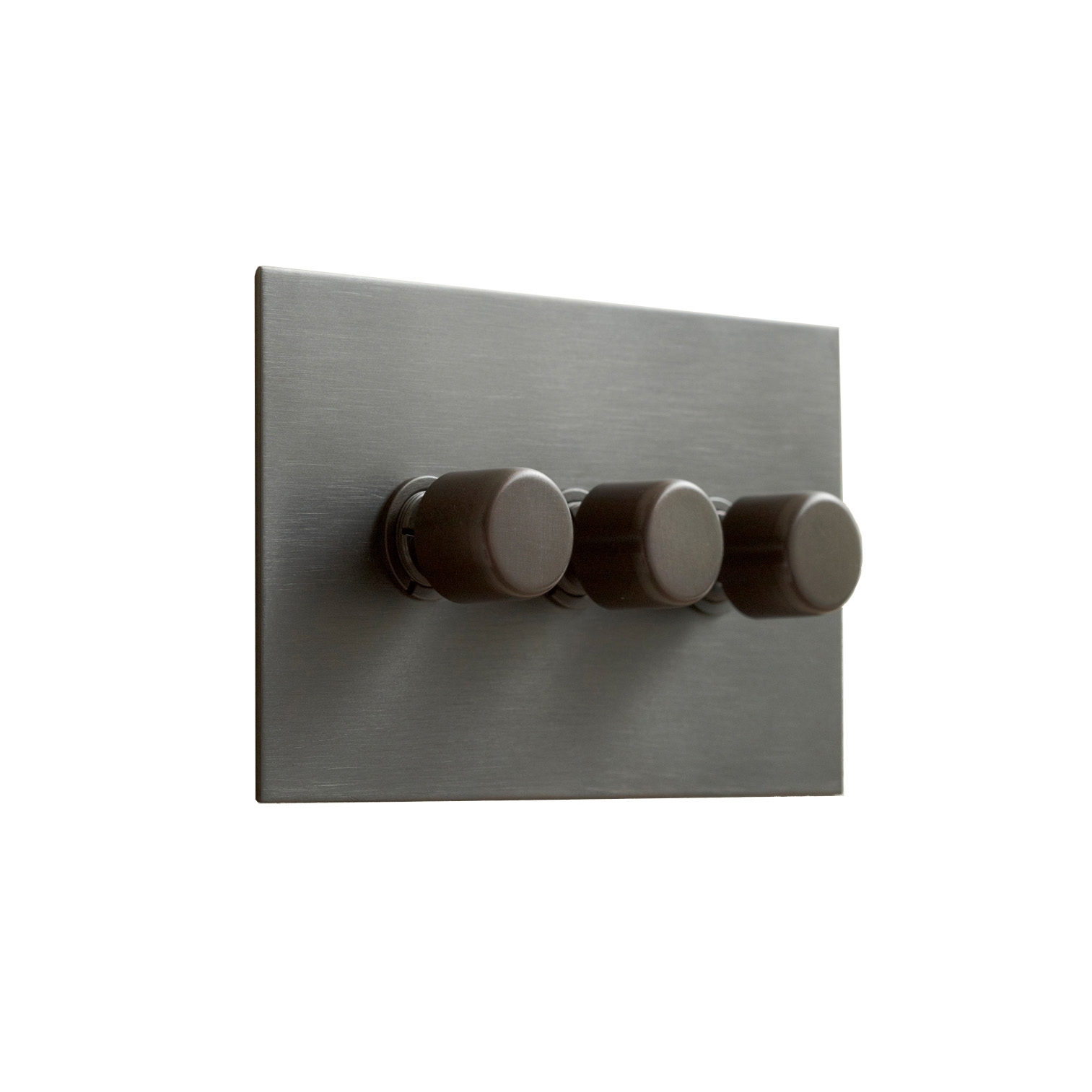 Mostrar el producto Antique Bronze three gang rotary dimmer del fabricante Forbes & Lomax