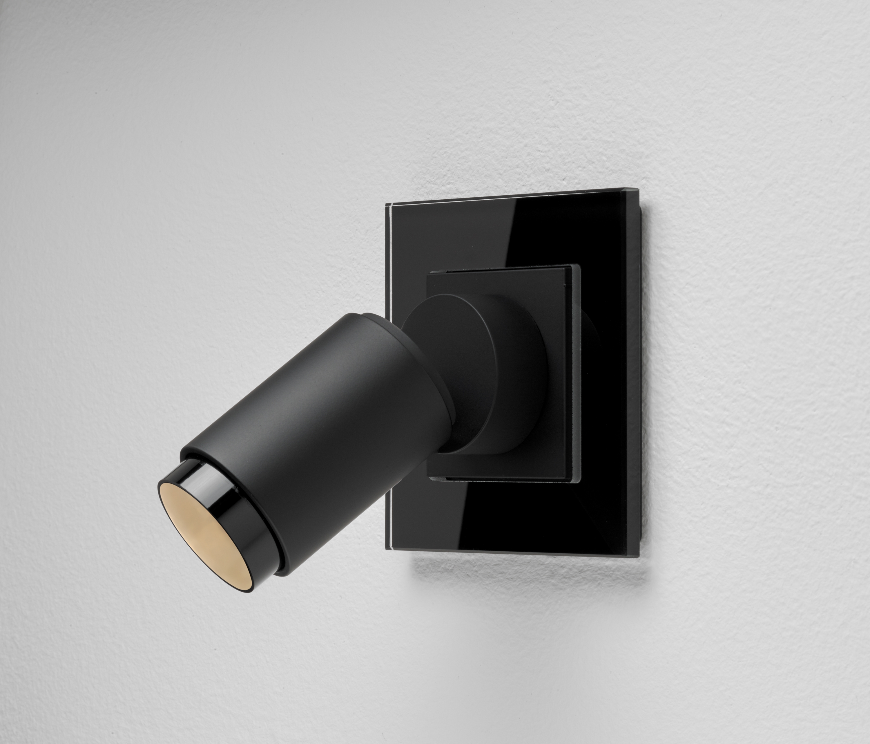 Display product Plug & Light Gira Strahler - Esprit Glas Schwarz from manufacturer Gira