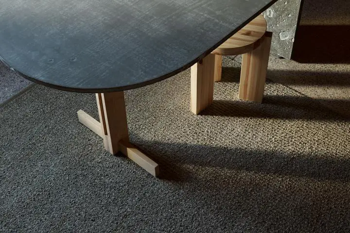 Kasthall - Fasad Uno | Dark Black 500