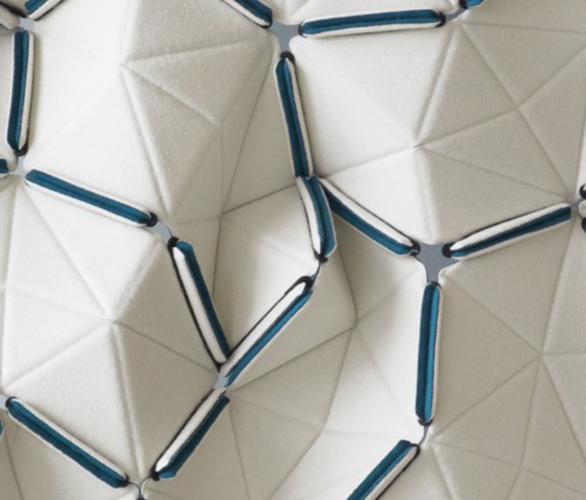 Mostra il prodotto Clouds Divina 24 pieces | 893106 del produttore Kvadrat