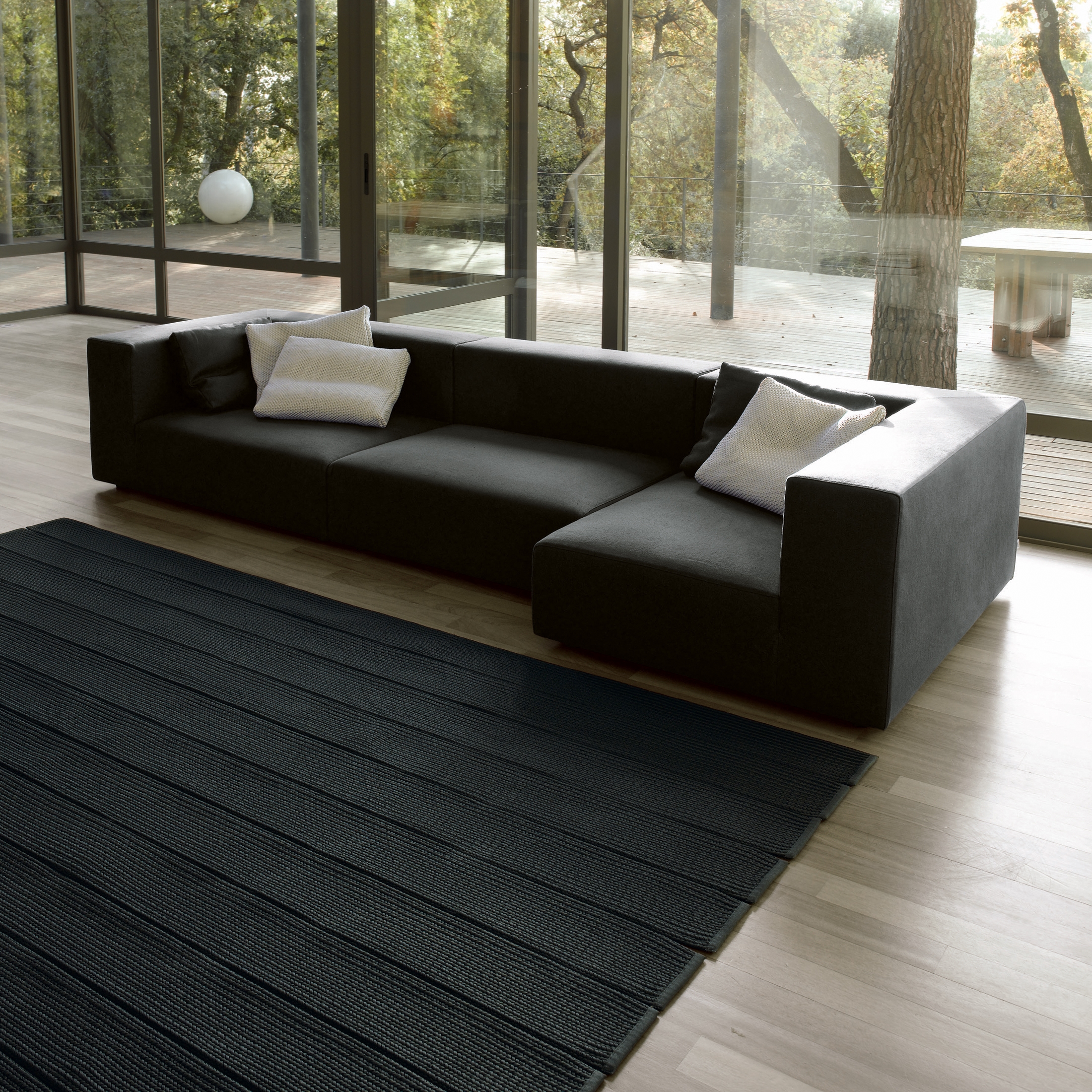 Display product Atollo Next M from manufacturer Paola Lenti
