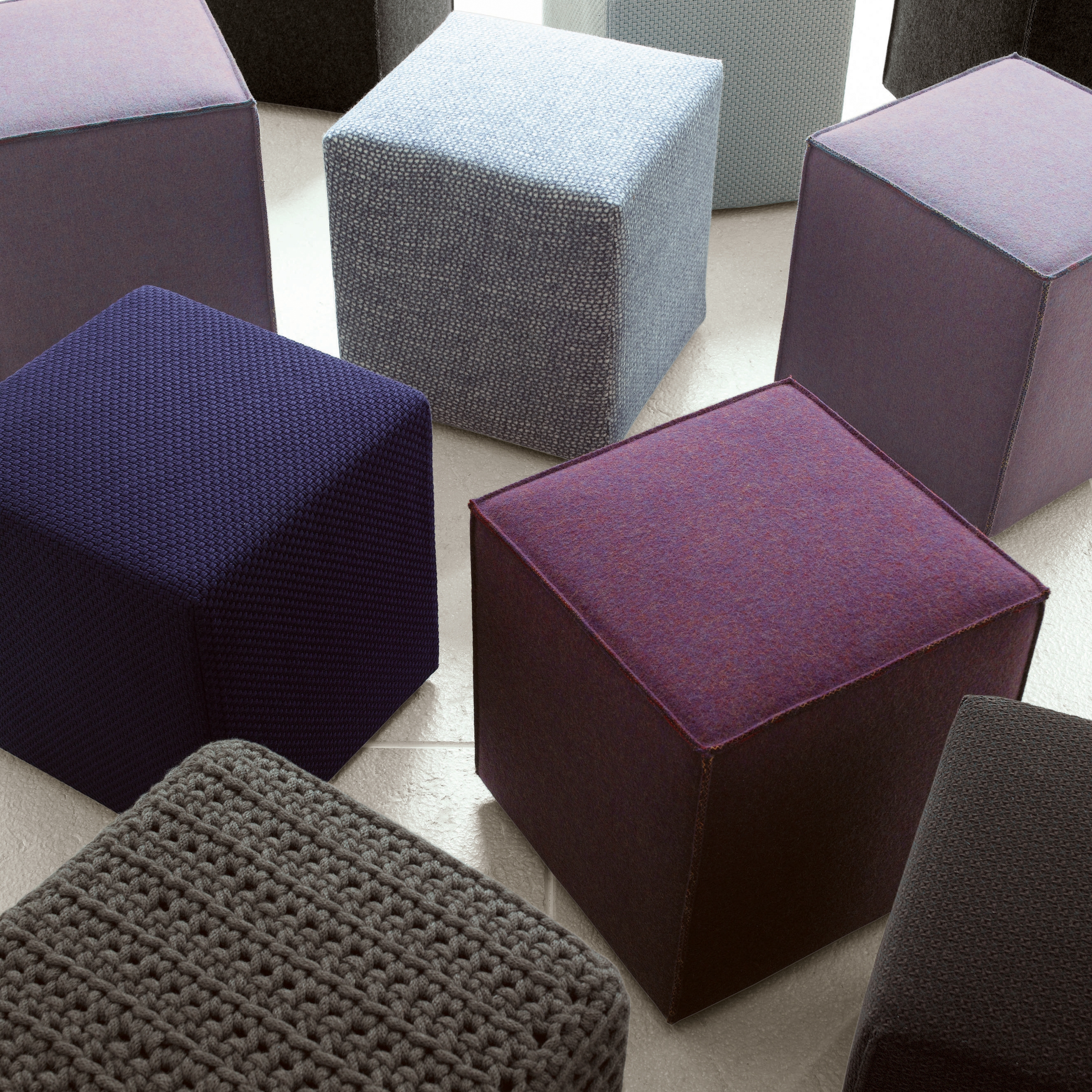 Display product Cubo from manufacturer Paola Lenti