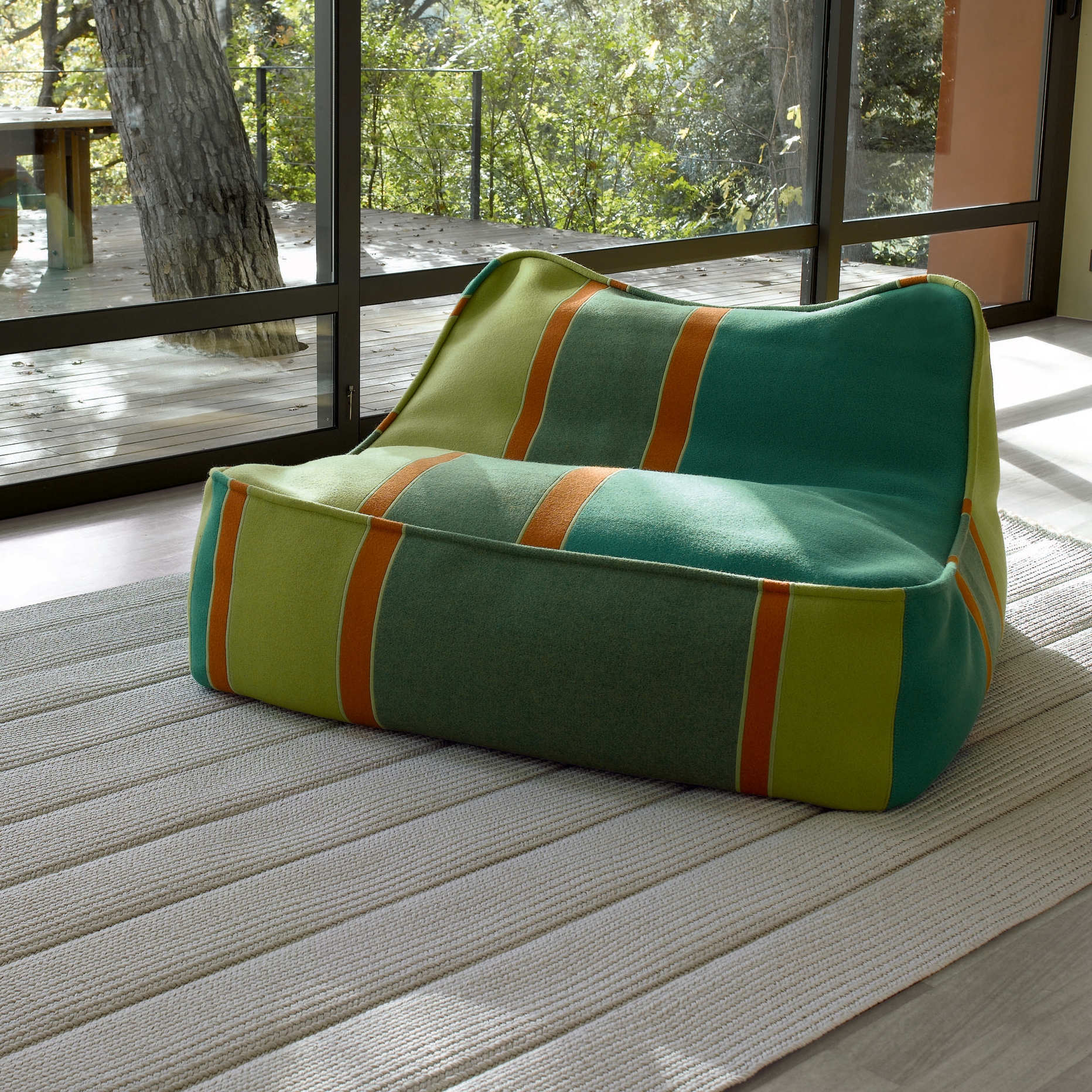 Display product Float from manufacturer Paola Lenti
