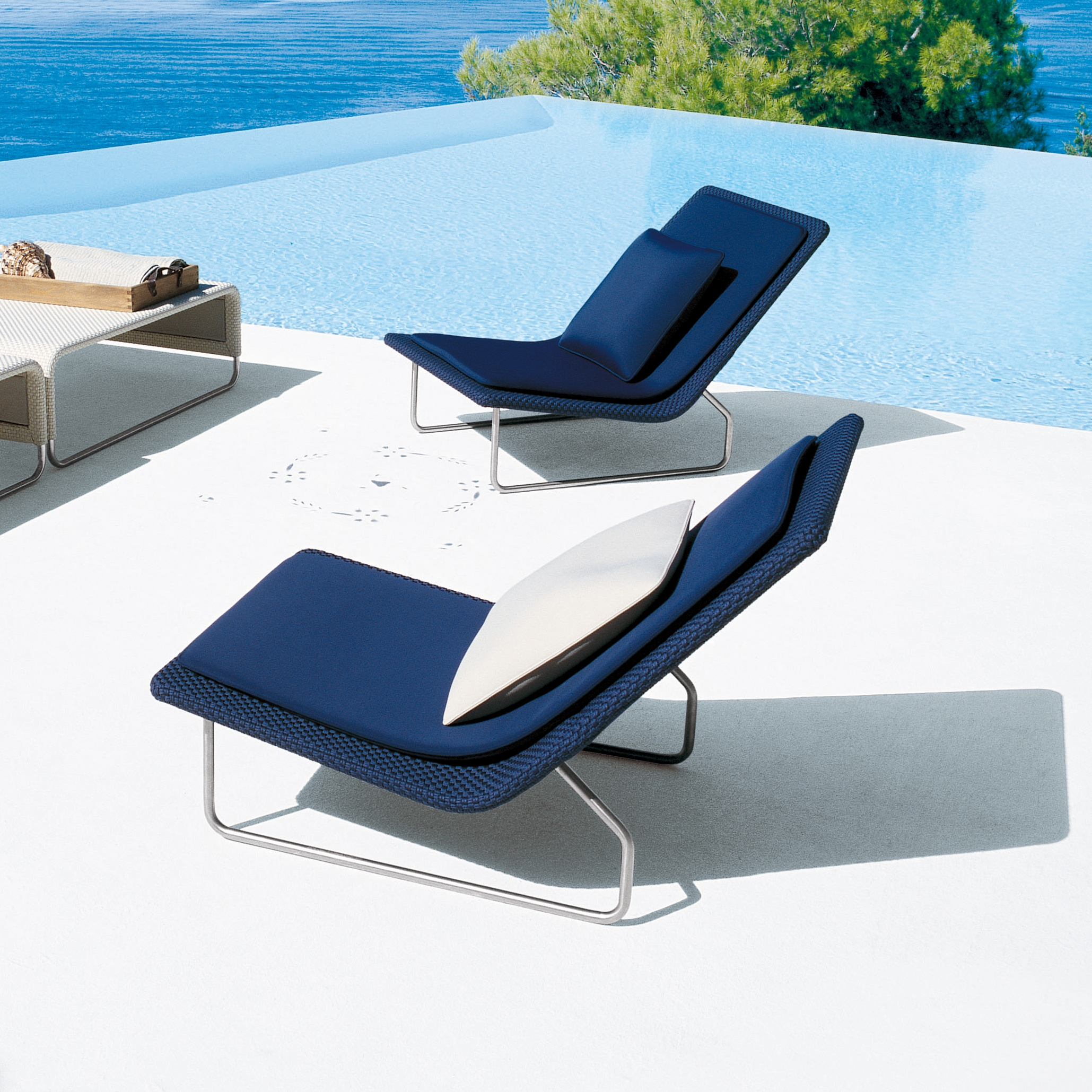 Display product Sand from manufacturer Paola Lenti