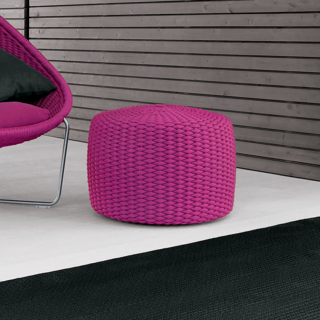 Display product Nido from manufacturer Paola Lenti