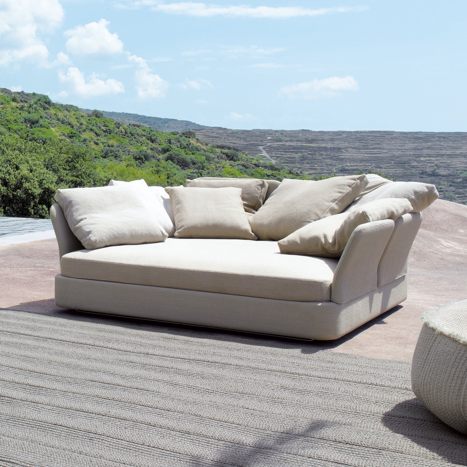 Display product Cove from manufacturer Paola Lenti